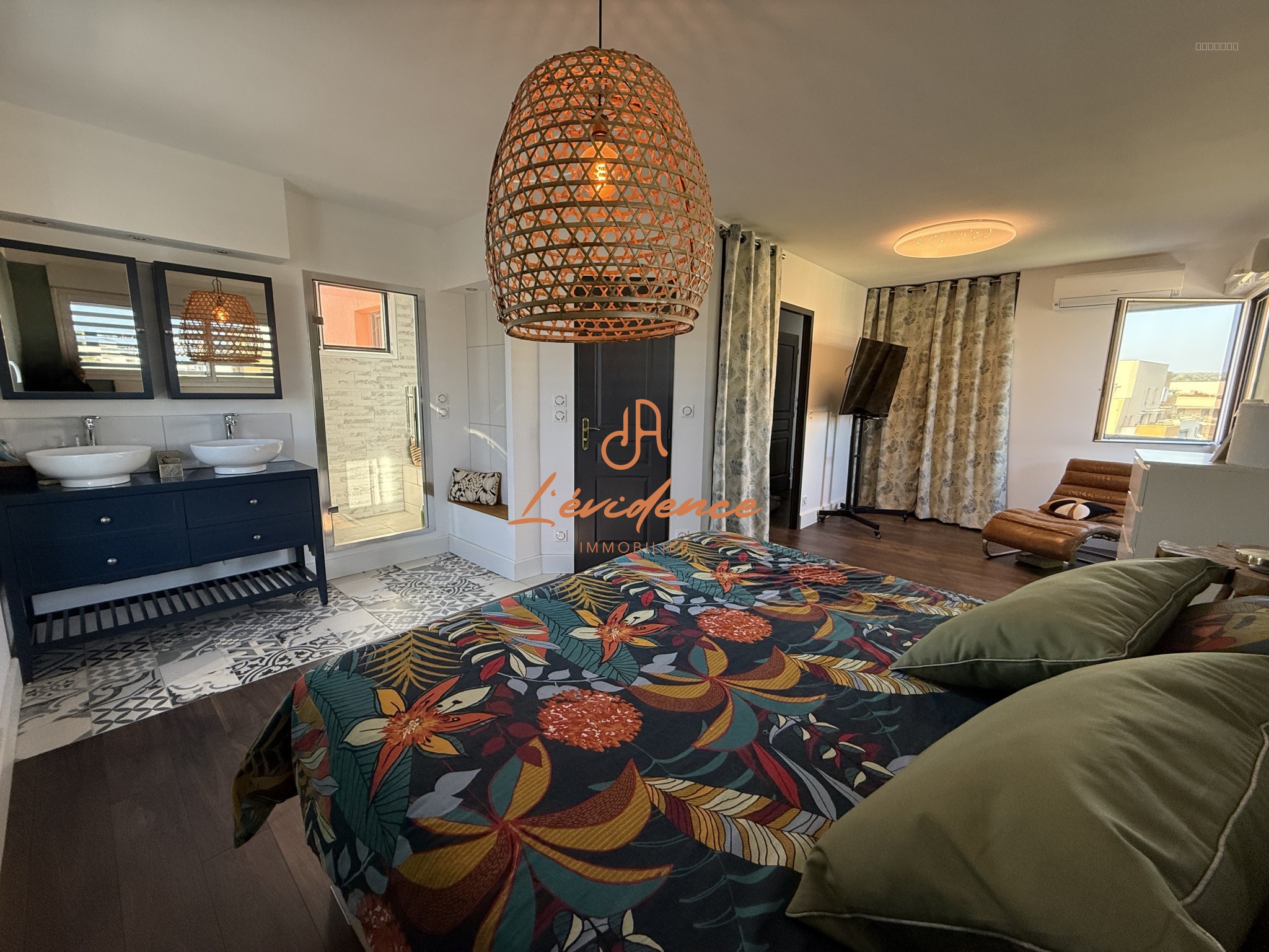 À VENDRE   Superbe appartement d’exception à Montélimar avec garage double et place de parking — photo 3