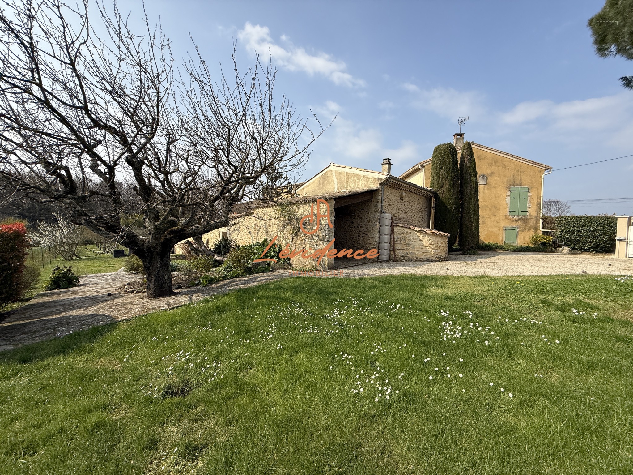 Charmante maison en pierre à Allan   165 m2 de potentiel — photo 3
