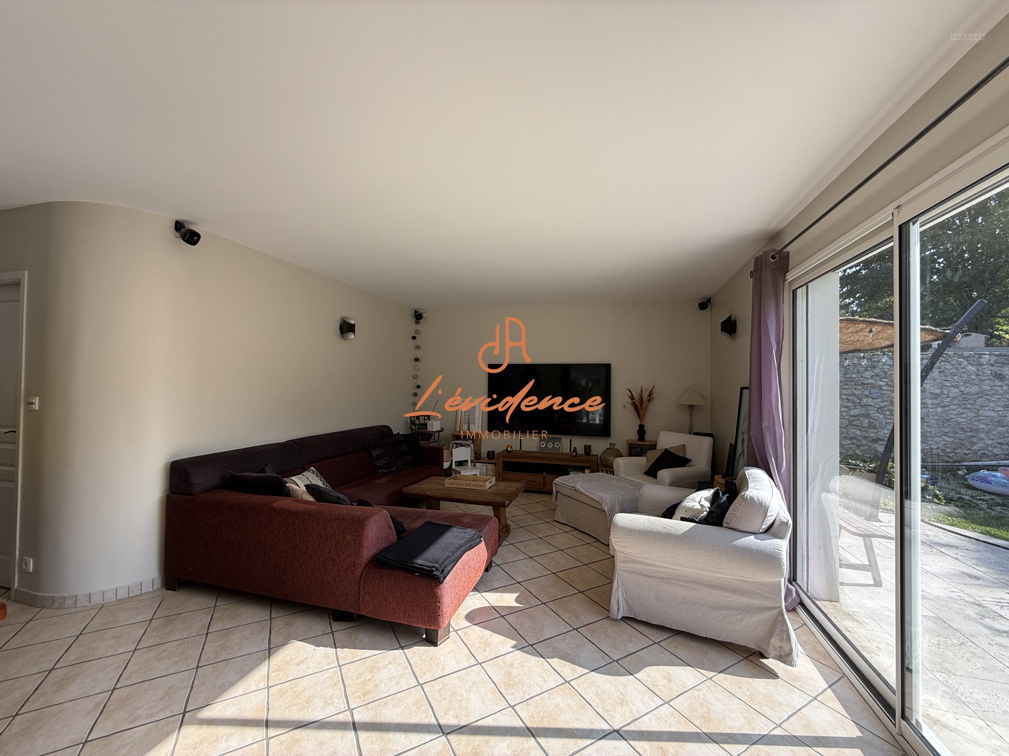 Villa plain-pied de rêve avec piscine   Confort & luminosité — photo 9