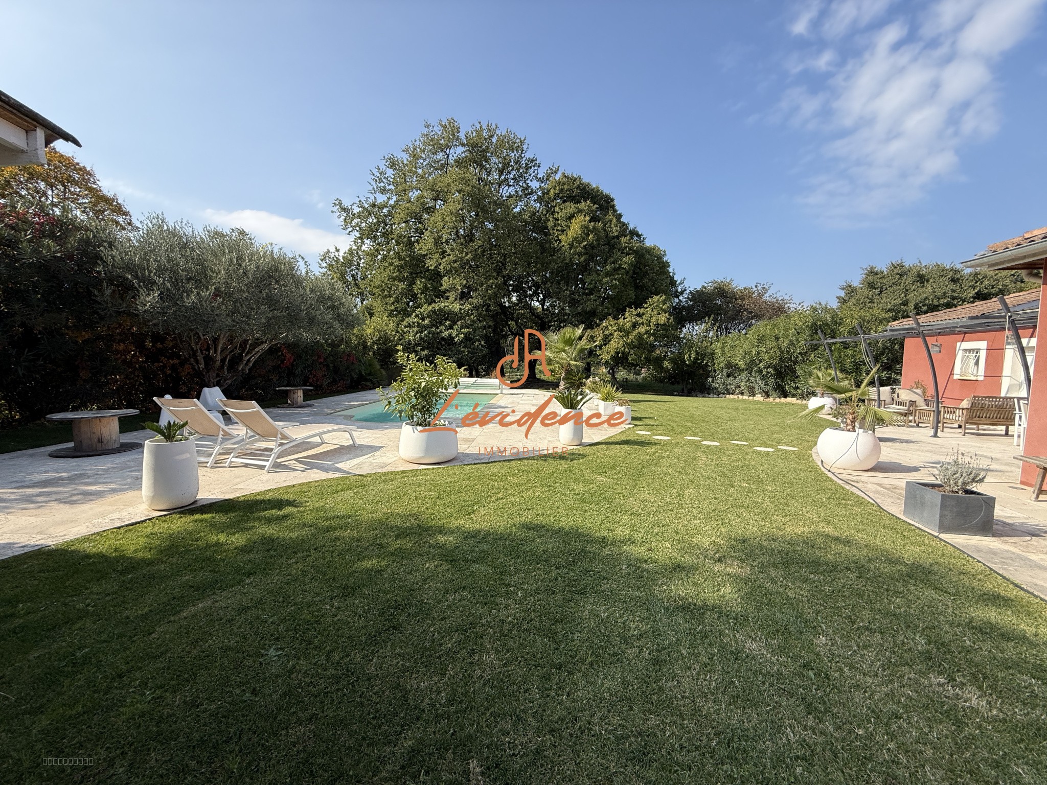 Villa plain-pied de rêve avec piscine   Confort & luminosité — photo 4