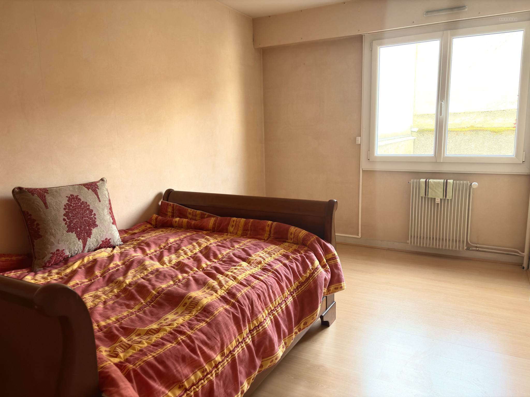 Appartement de 97 m2 en centre ville avec terrasse et stationnement — photo 9