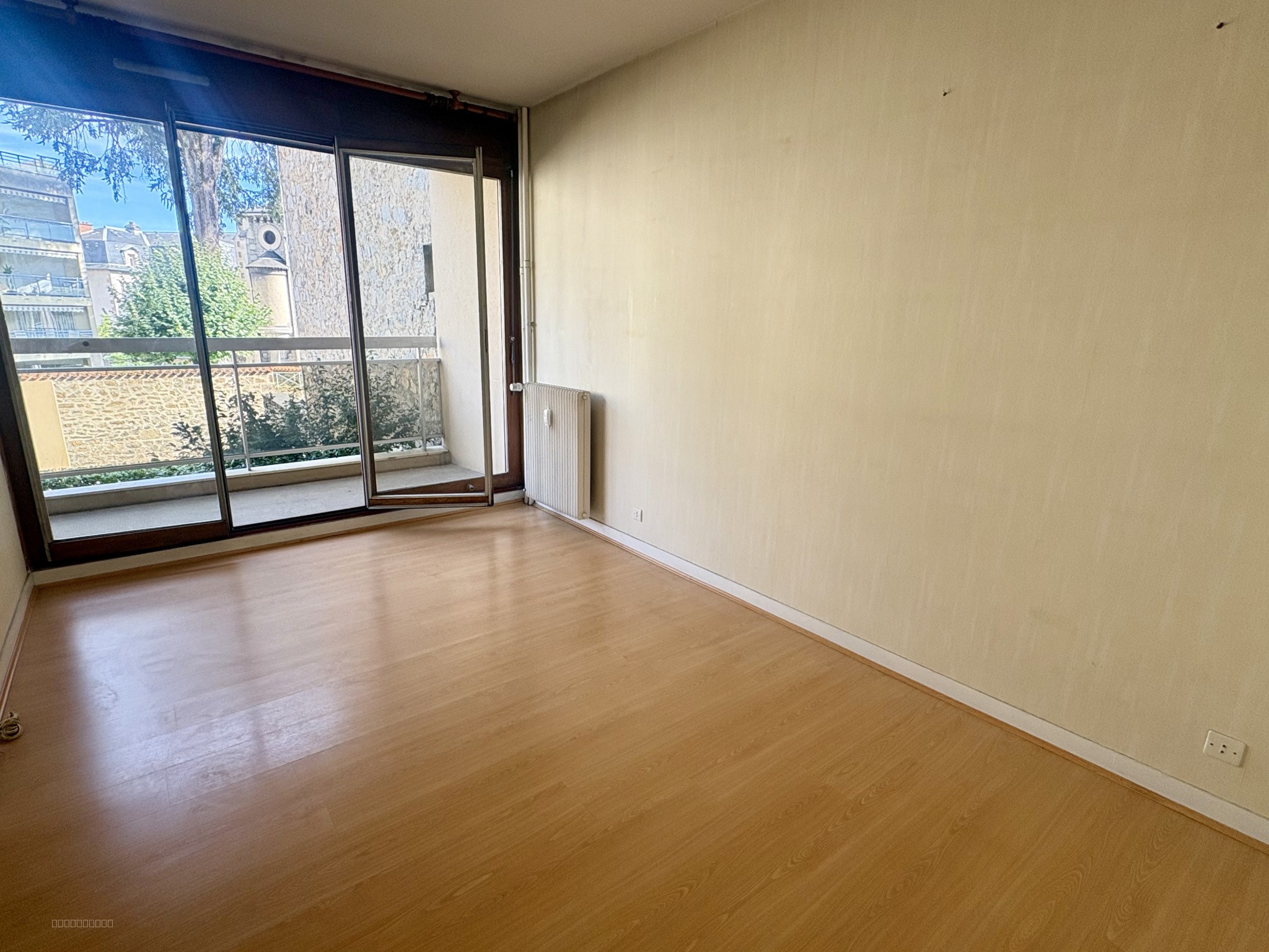 Appartement de 97 m2 en centre ville avec terrasse et stationnement — photo 6
