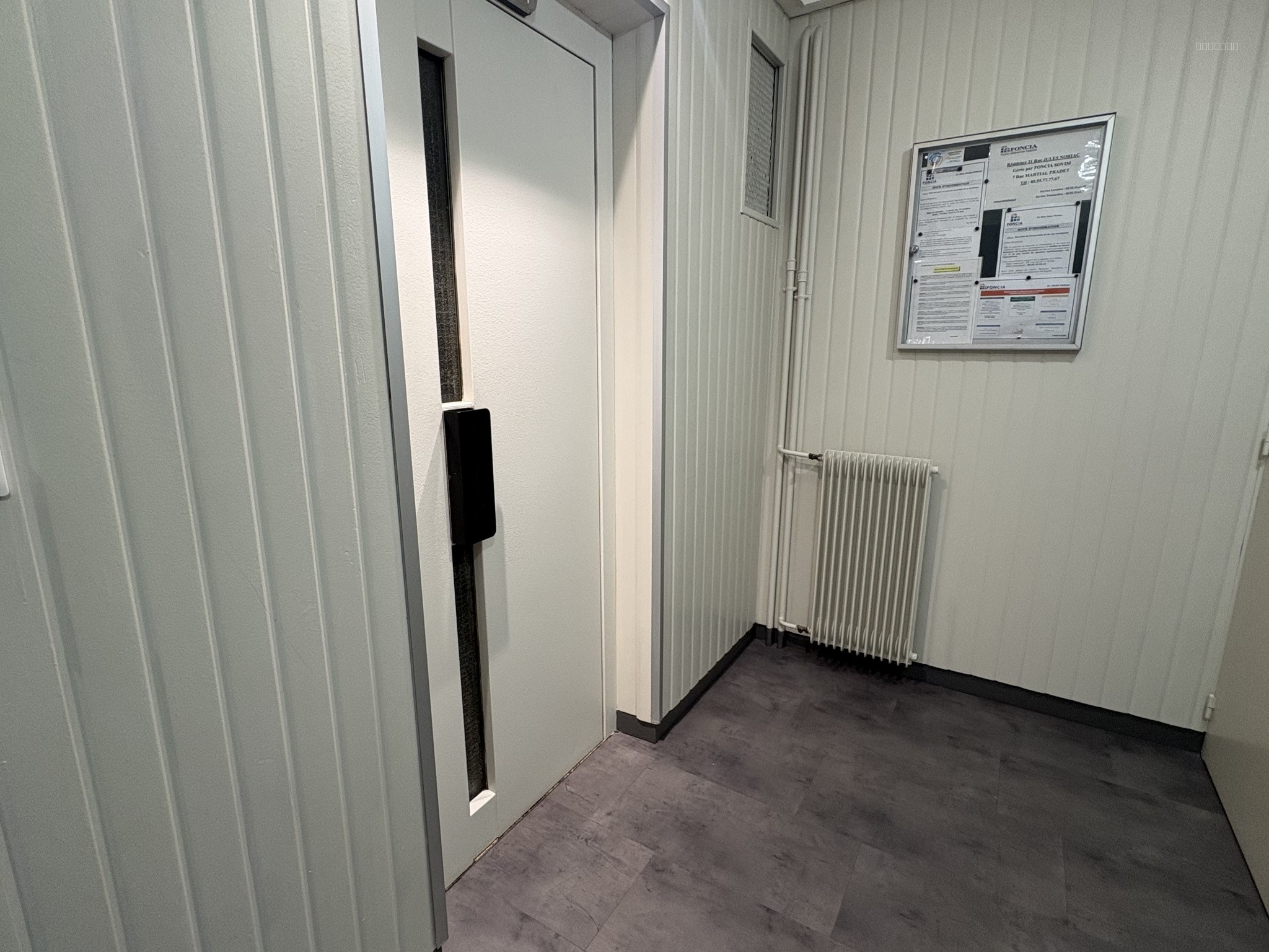Appartement de 97 m2 en centre ville avec terrasse et stationnement — photo 11