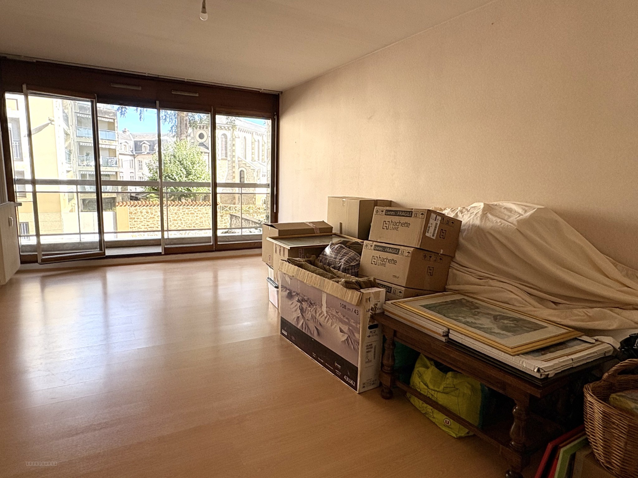 Appartement de 97 m2 en centre ville avec terrasse et stationnement — photo 4