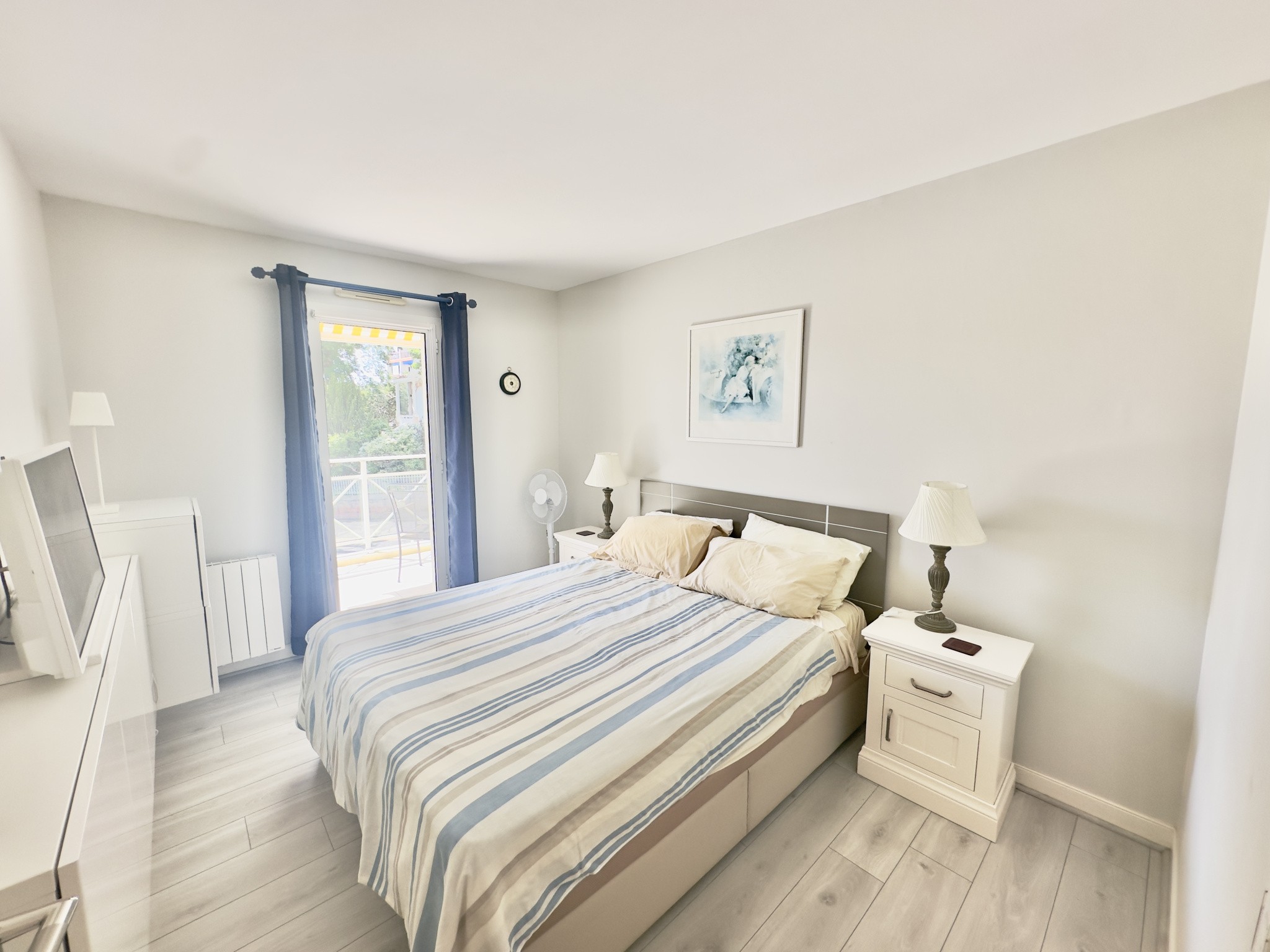 RESIDENCE DE STANDING - TERRASSE 35m2 - PETITE VUE BASSIN — photo 6