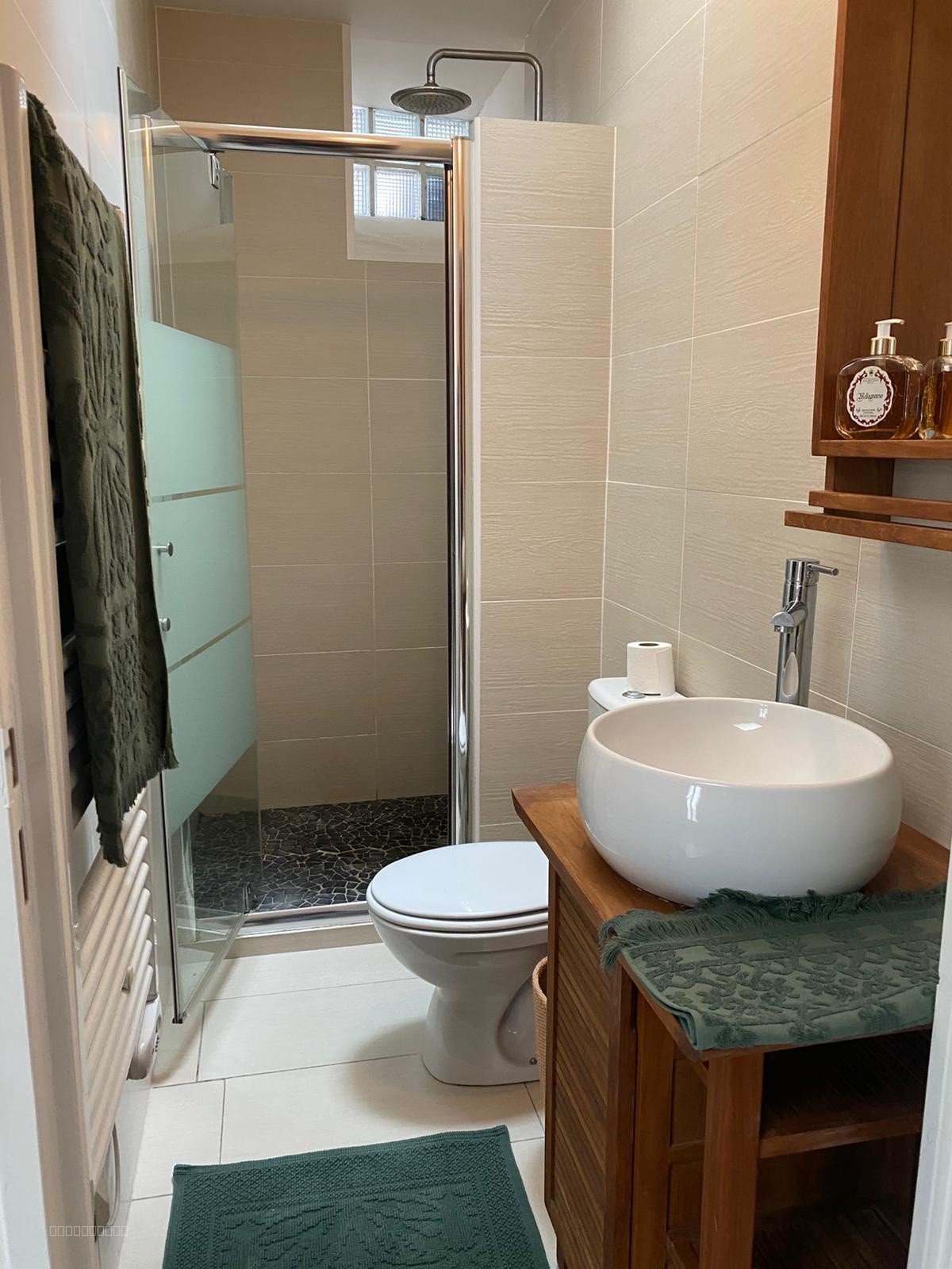 Maison de plain pied, proche  du centre ville avec un esprit champêtre, très bon état — photo 6