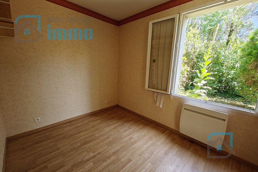 Mehun-Sur-Yèvre - Pavillon de plain-pied avec 3 chambres, garage et jardin — photo 7