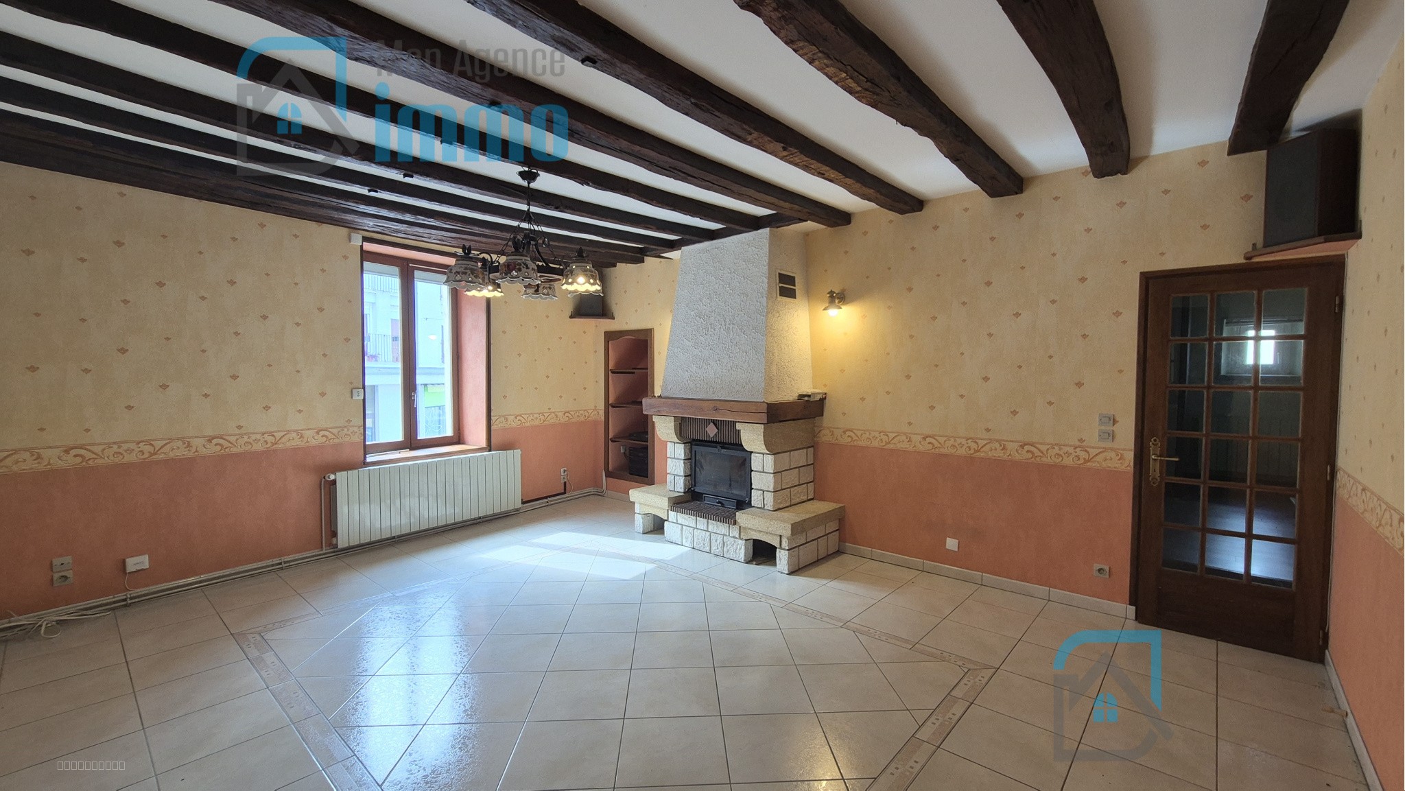 Mehun-Sur-Yèvre - Appartement T4 en duplex avec cour privée — photo 2