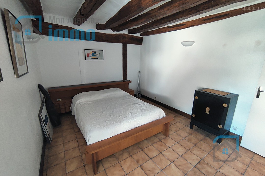 A Mehun-sur-Yèvre  - Maison en pierres 4 chambre + grande dépendance - Terrain en bordure de rivière — photo 7