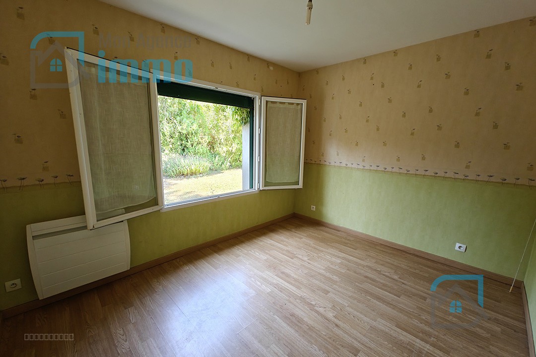 Mehun-Sur-Yèvre - Pavillon de plain-pied avec 3 chambres, garage et jardin — photo 4