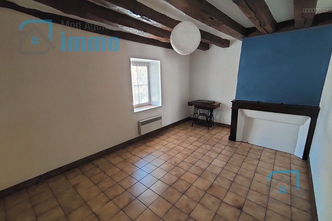 A Mehun-sur-Yèvre  - Maison en pierres 4 chambre + grande dépendance - Terrain en bordure de rivière — photo 5
