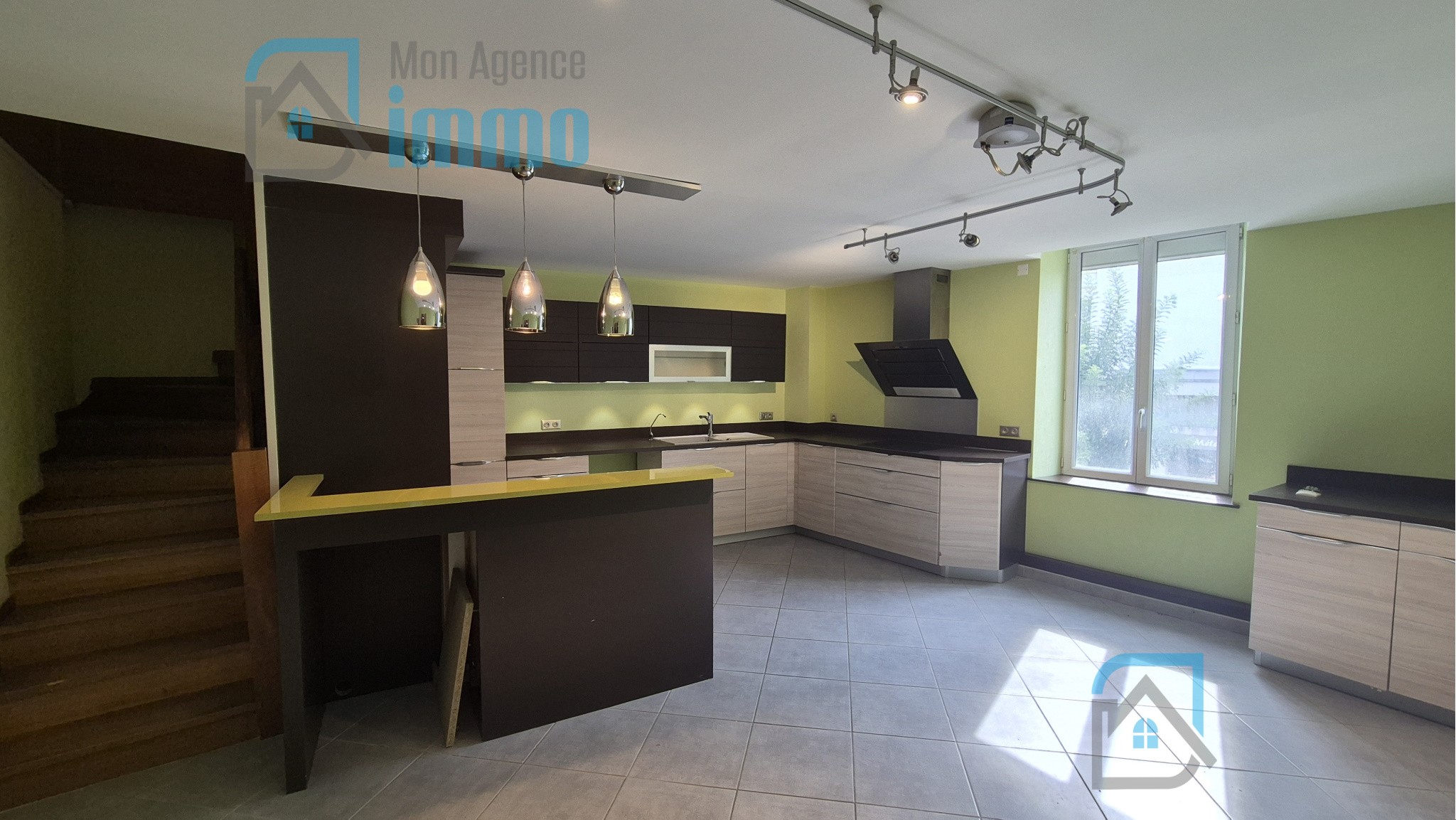 Mehun-Sur-Yèvre - Appartement T4 en duplex avec cour privée — photo 3