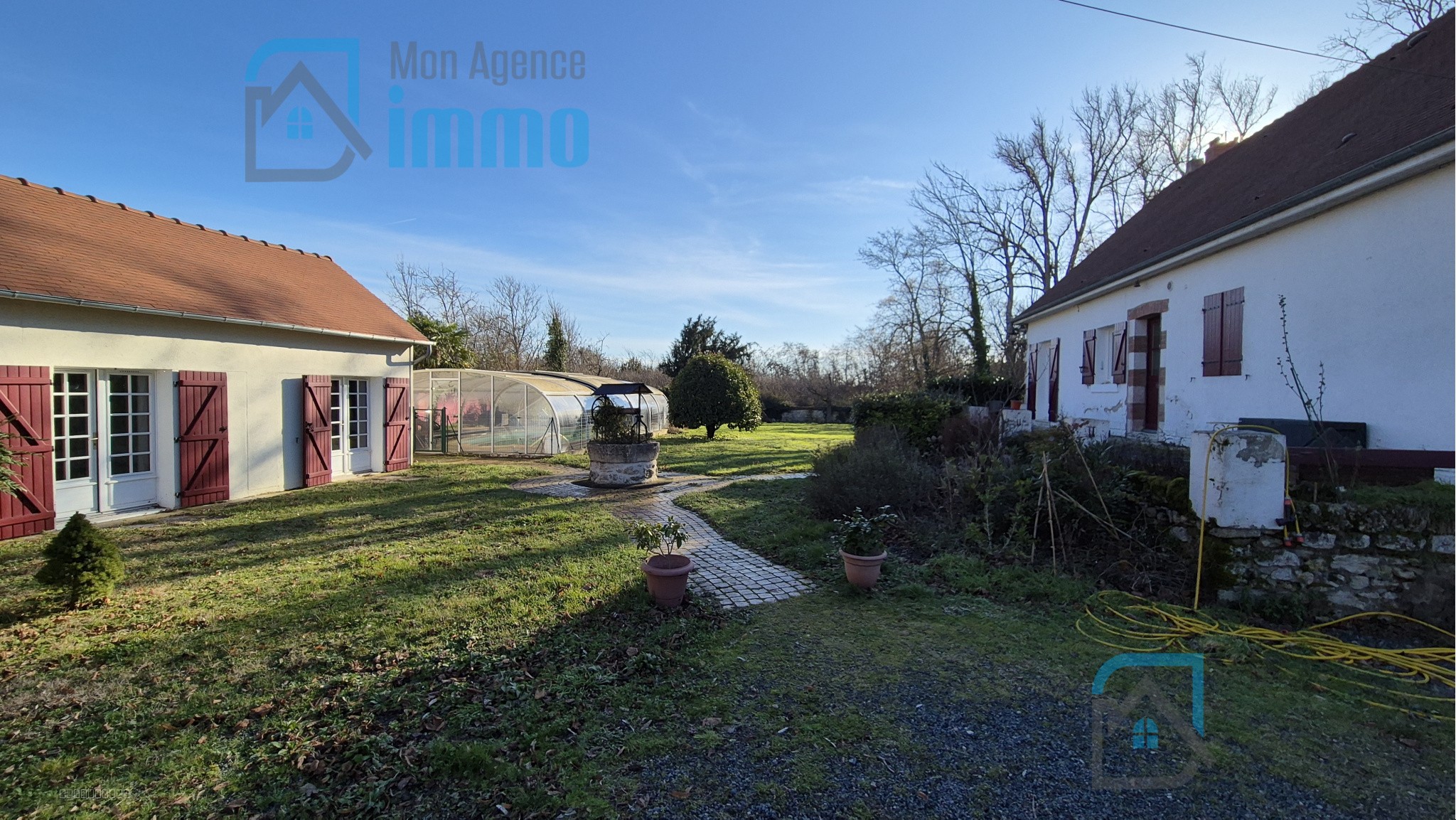 Mehun-sur-Yèvre   Immeuble à usage mixte (commercial et habitation) — photo 14