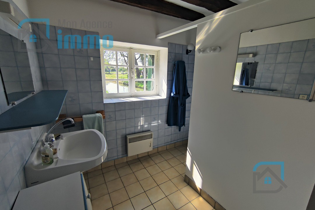A Mehun-sur-Yèvre  - Maison en pierres 4 chambre + grande dépendance - Terrain en bordure de rivière — photo 8