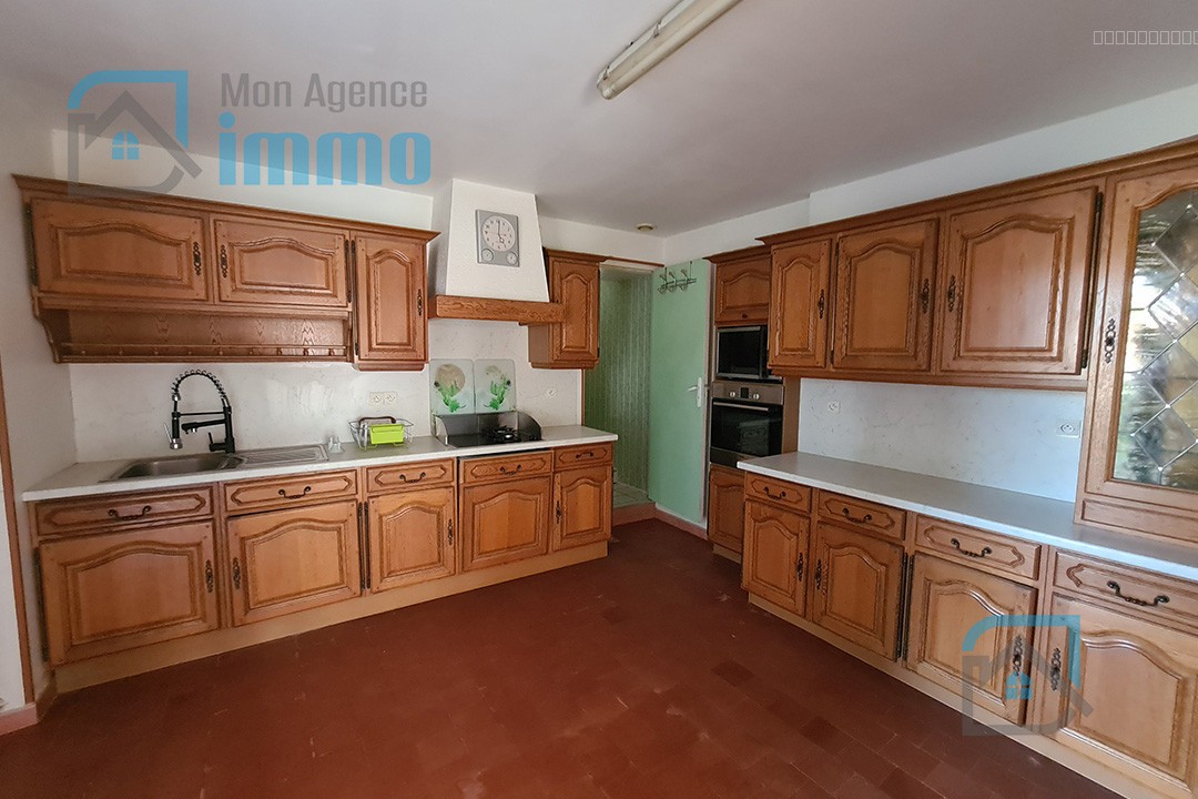 Massay - Ensemble immobilier avec local commercial, appartement, dépendances et garages — photo 5