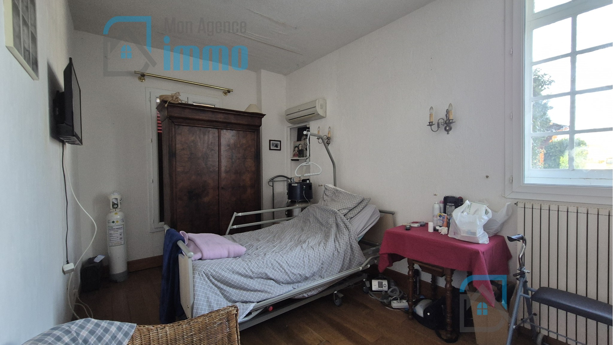 Mehun-sur-Yèvre   Immeuble à usage mixte (commercial et habitation) — photo 7