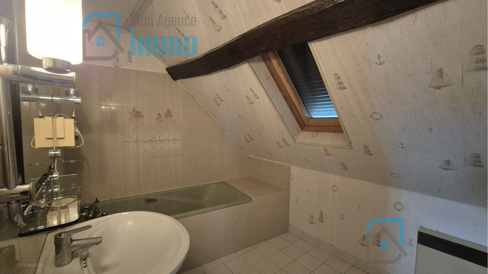 Mehun-Sur-Yèvre - Appartement T4 en duplex avec cour privée — photo 8