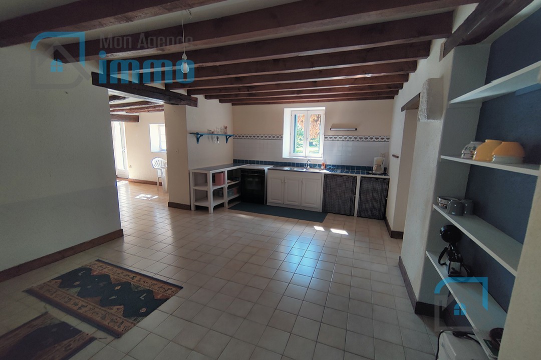 A Mehun-sur-Yèvre  - Maison en pierres 4 chambre + grande dépendance - Terrain en bordure de rivière — photo 4