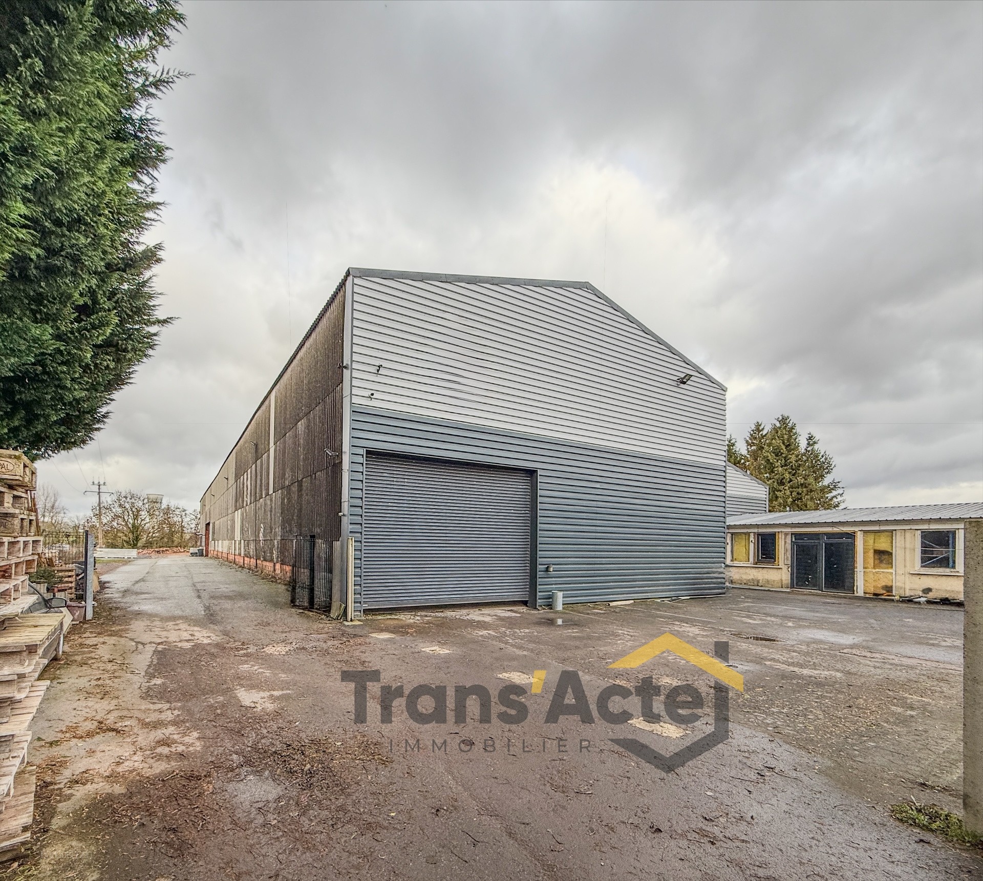 Ancienne usine   Ensemble immobilier industriel — photo 2