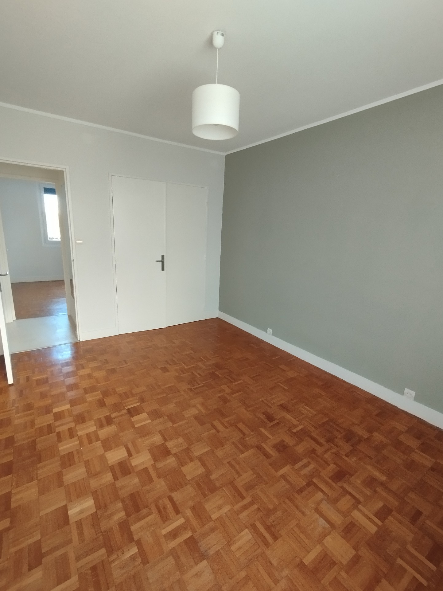 Appartement lumineux avec loggia et garage — photo 5