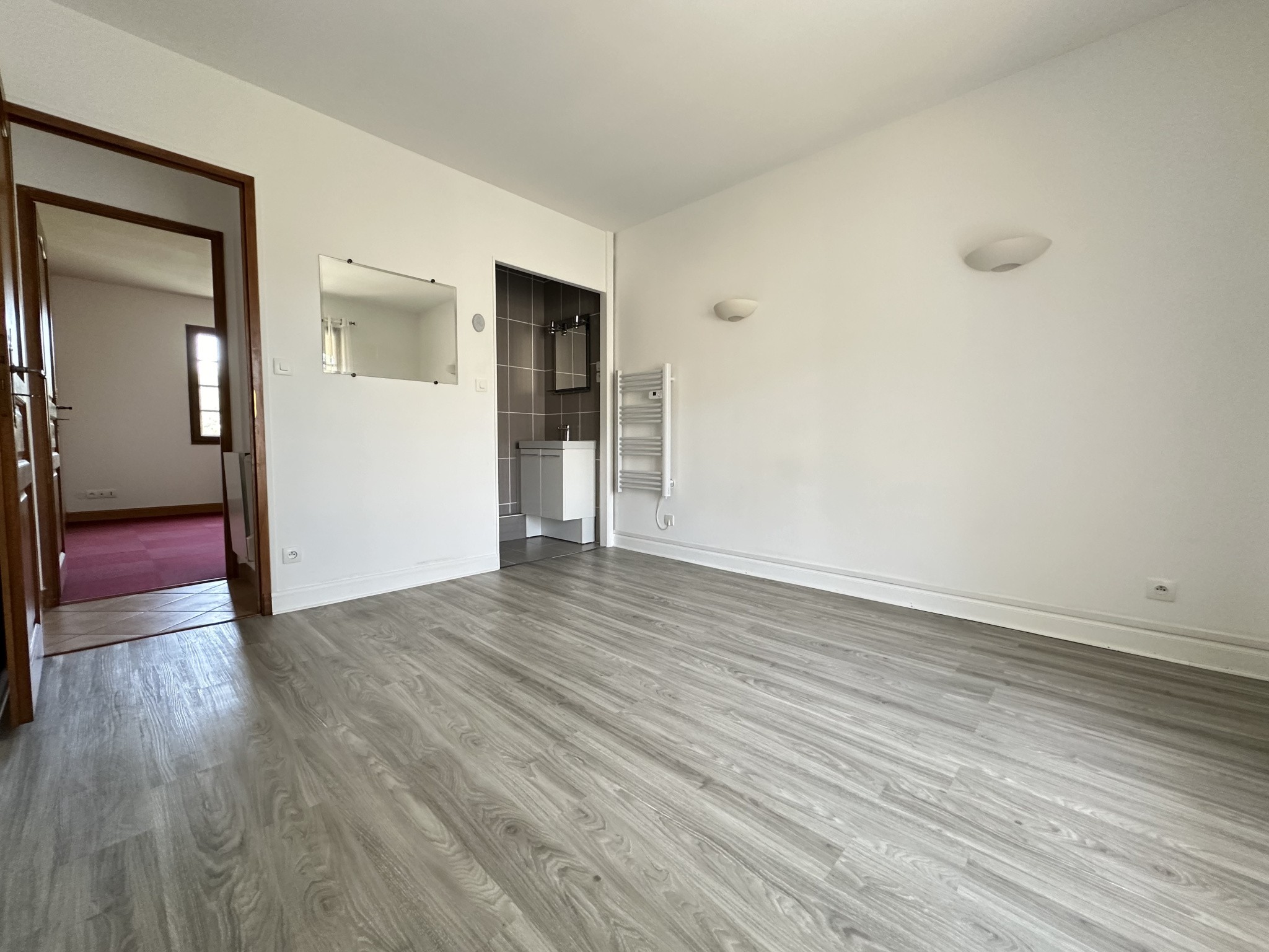 VENTE - MAISON T5 - VERGEROUX — photo 6