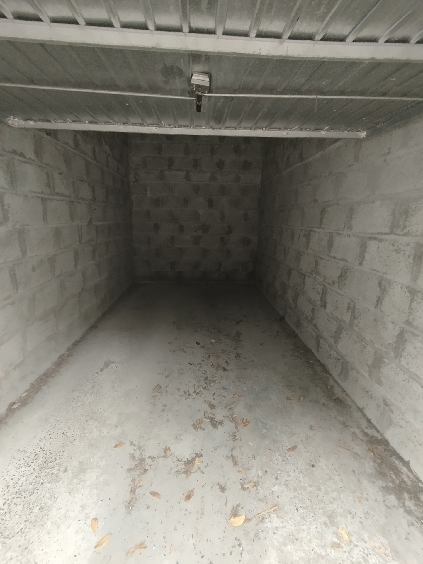 Rochefort : garage à vendre avec Agence Baratte Immobilier — photo 1