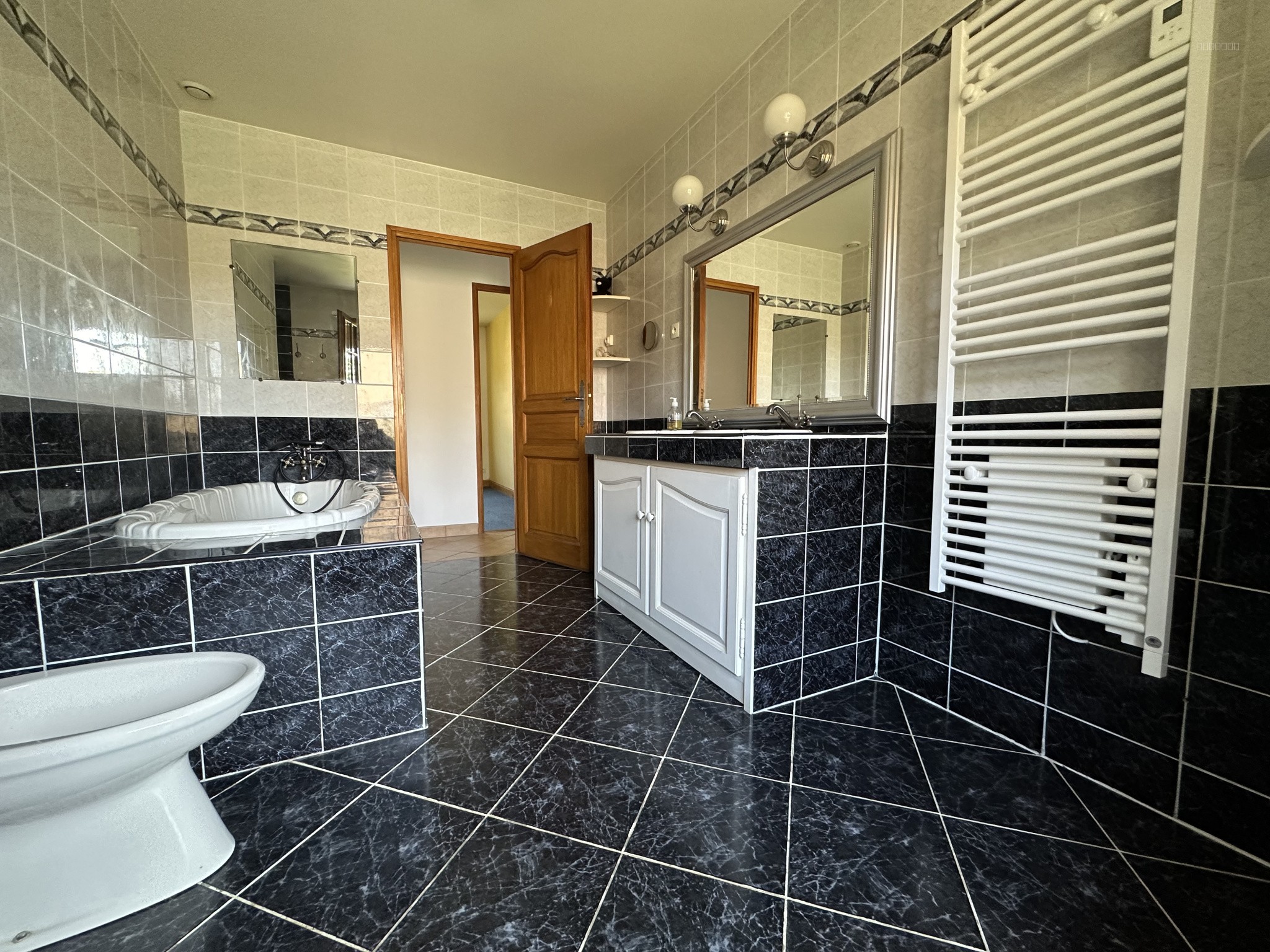 VENTE - MAISON T5 - VERGEROUX — photo 7