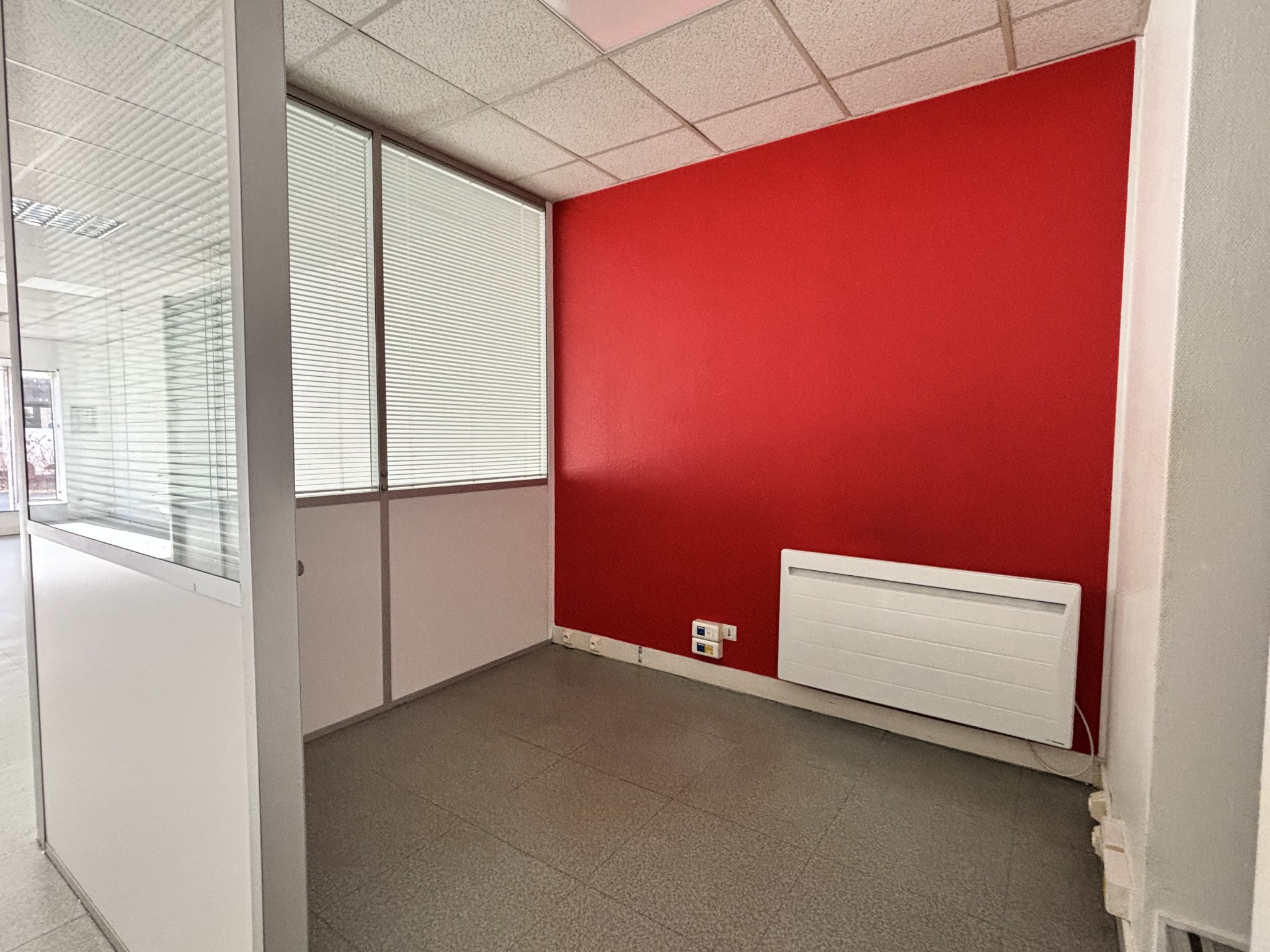 LOCAL COMMERCIAL - ROCHEFORT — photo 4