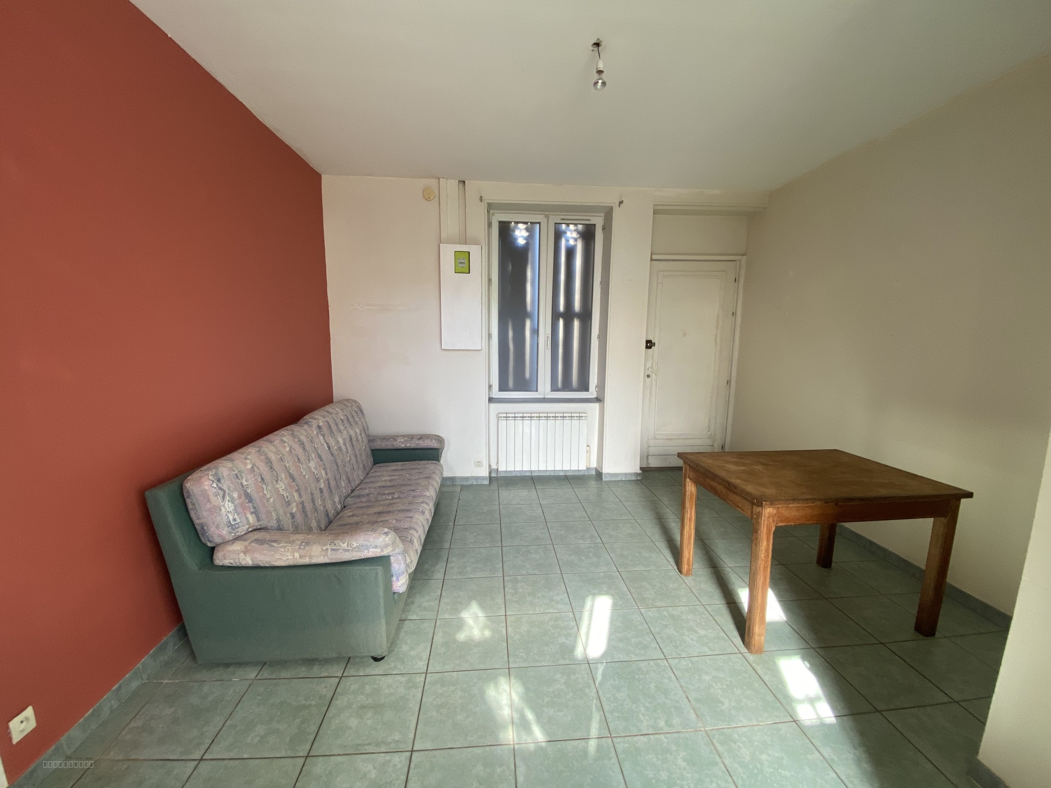 À Décines-Charpieu (69), 3 Pièces à louer — photo 2