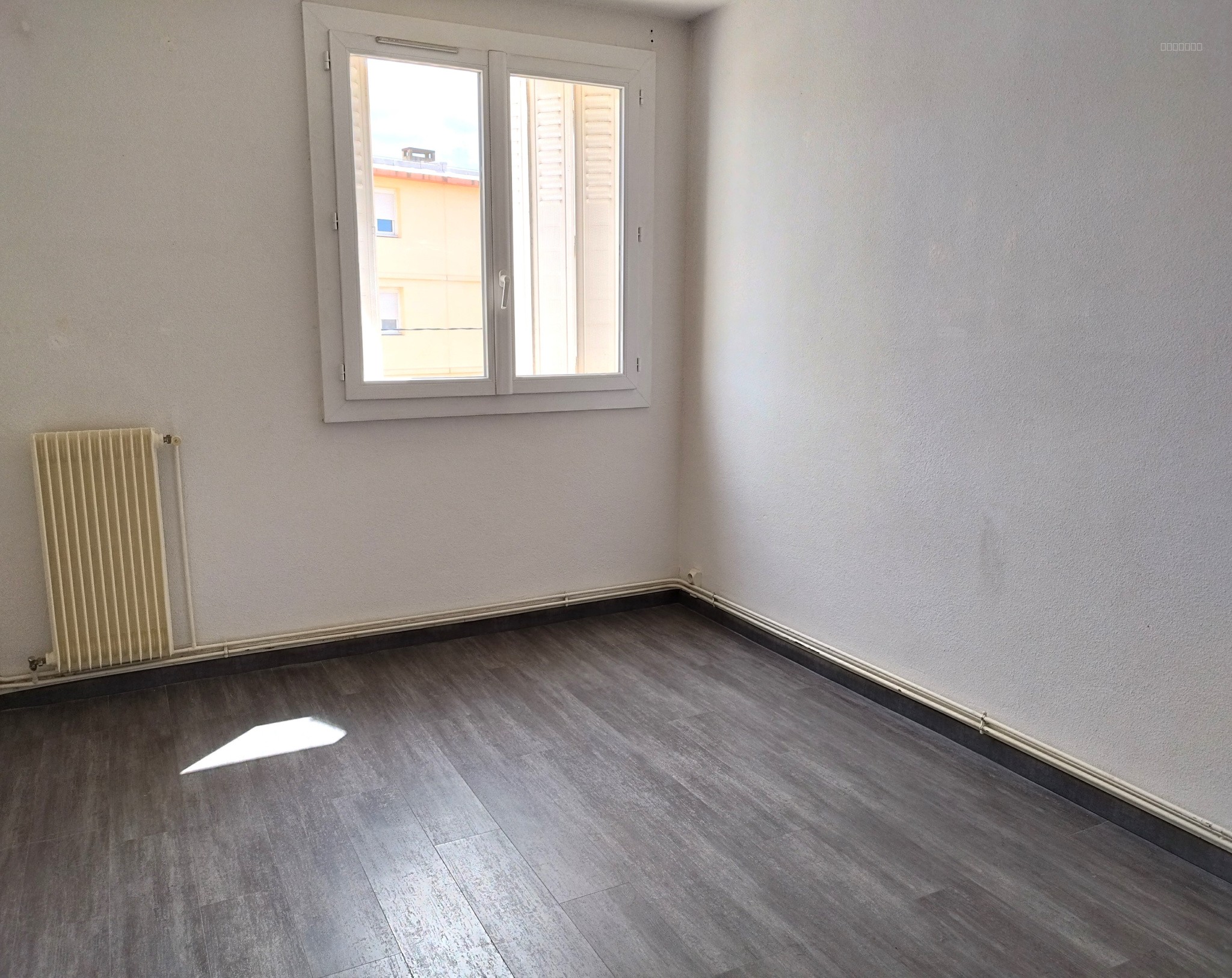 EXCLUSIVITE NIMES QUARTIER CROIX DE FER TYPE 3 60M2 CAVE ET GARAGE — photo 5