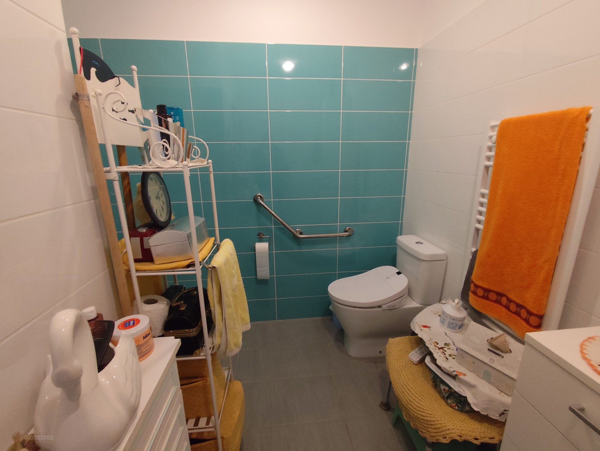 INVESTISSEURS - NIMES RESIDENCE SENIORS APPARTEMENT T2 VUE IMPRENABLE DERNIER ETAGE TERRASSE ET BOX — photo 4