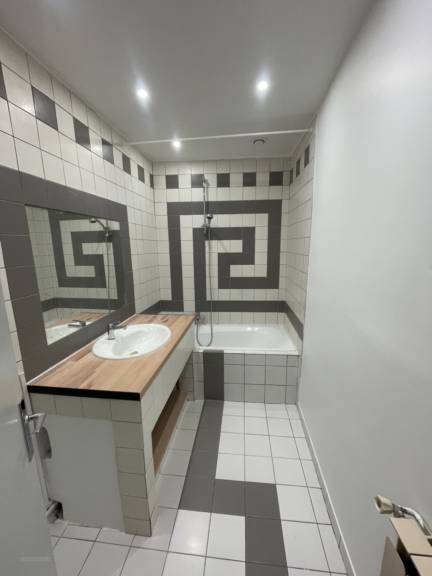 P4 centre ville avec 2 terrasses — photo 10