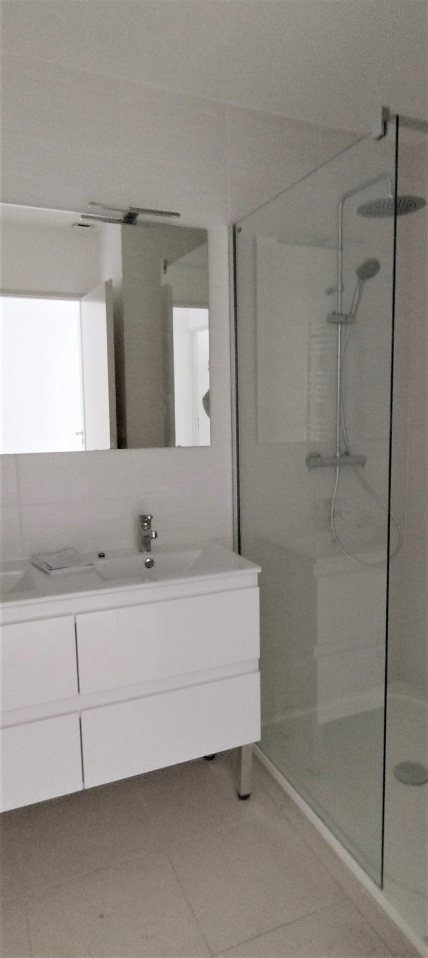 JONQUIERES SAINT VINCENT  APPARTEMENT TYPE 3 de 83m2  TERRASSE  PARKING — photo 2