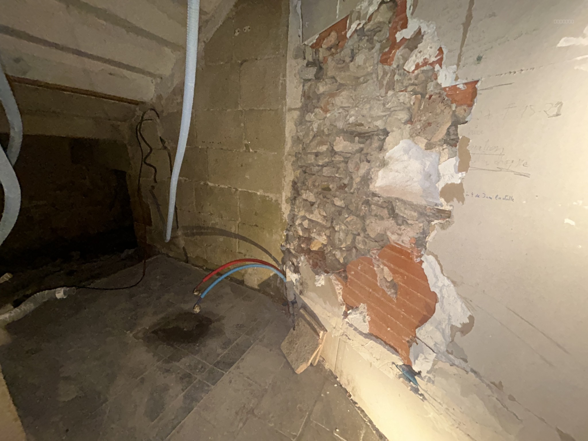 STUDIO A RENOVER A SERNHAC — photo 7