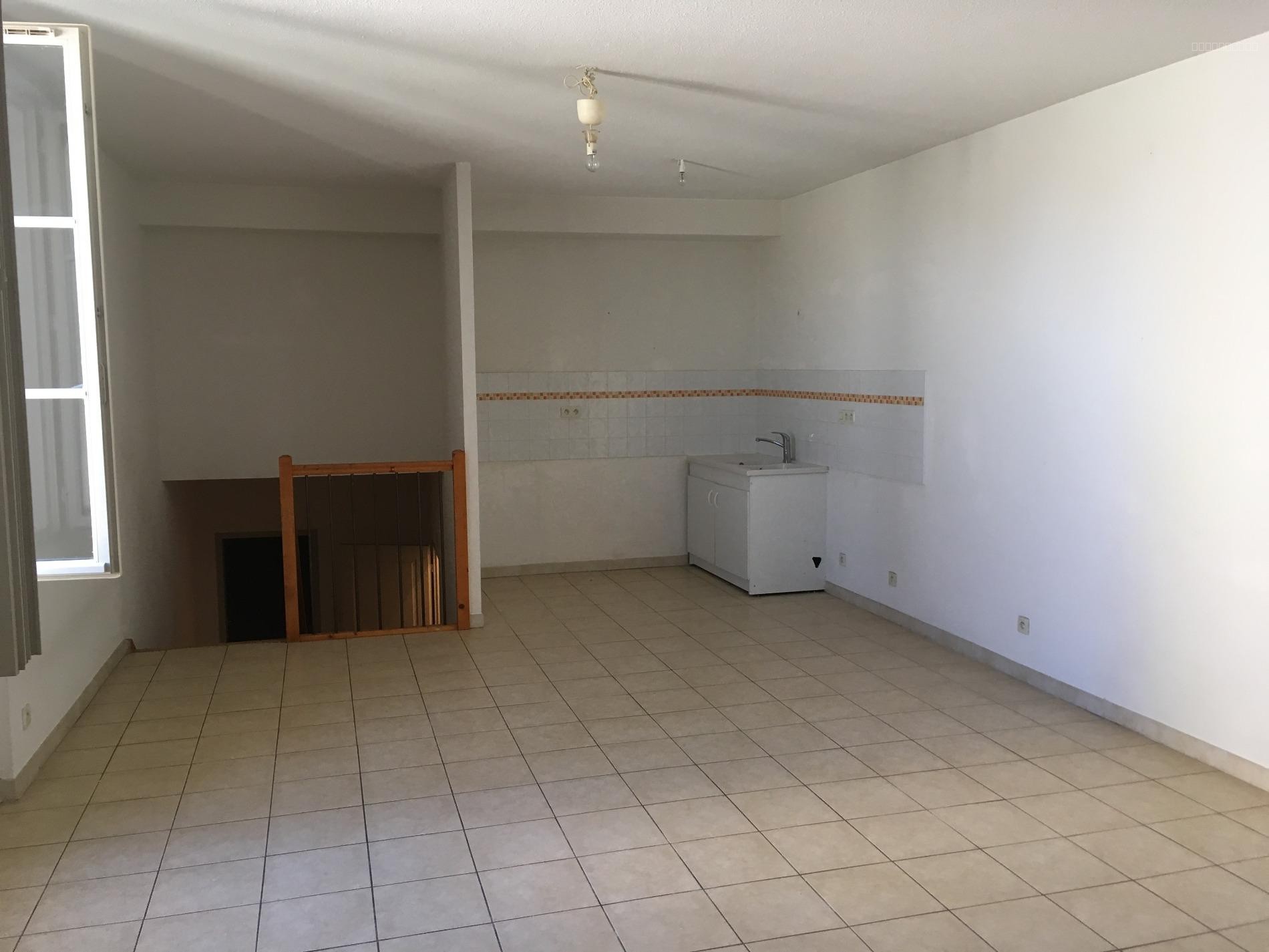 Triplex 92m2 centre de Beaucaire — photo 3