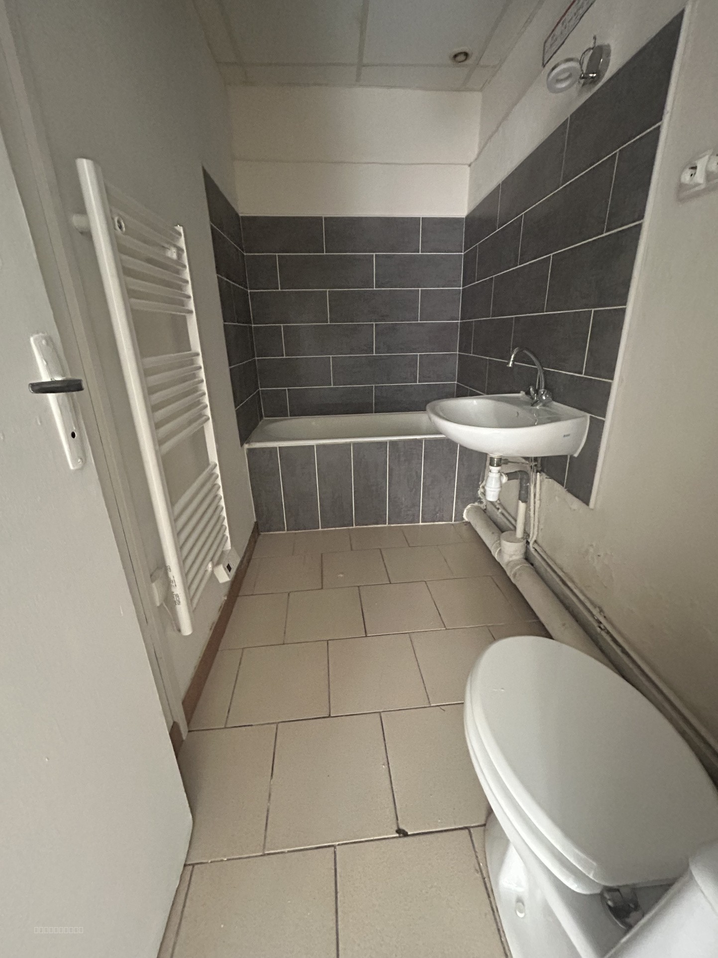 P2 en RDC avec terrasse privative   Idéal investisseur ! — photo 10