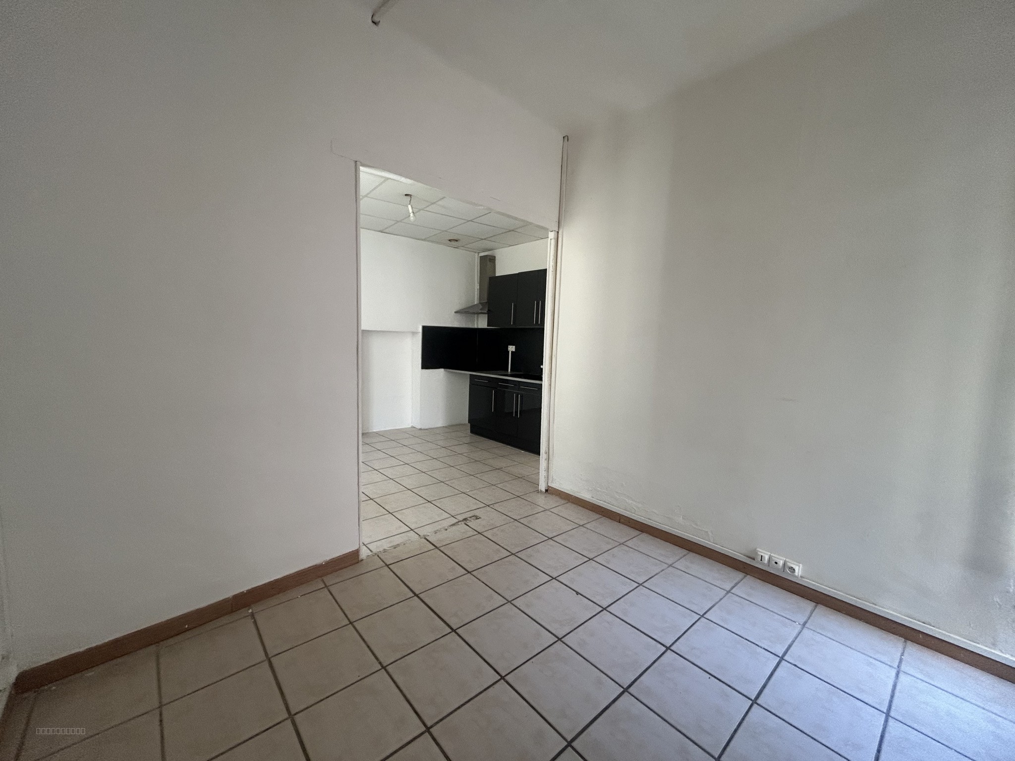 P2 en RDC avec terrasse privative   Idéal investisseur ! — photo 6