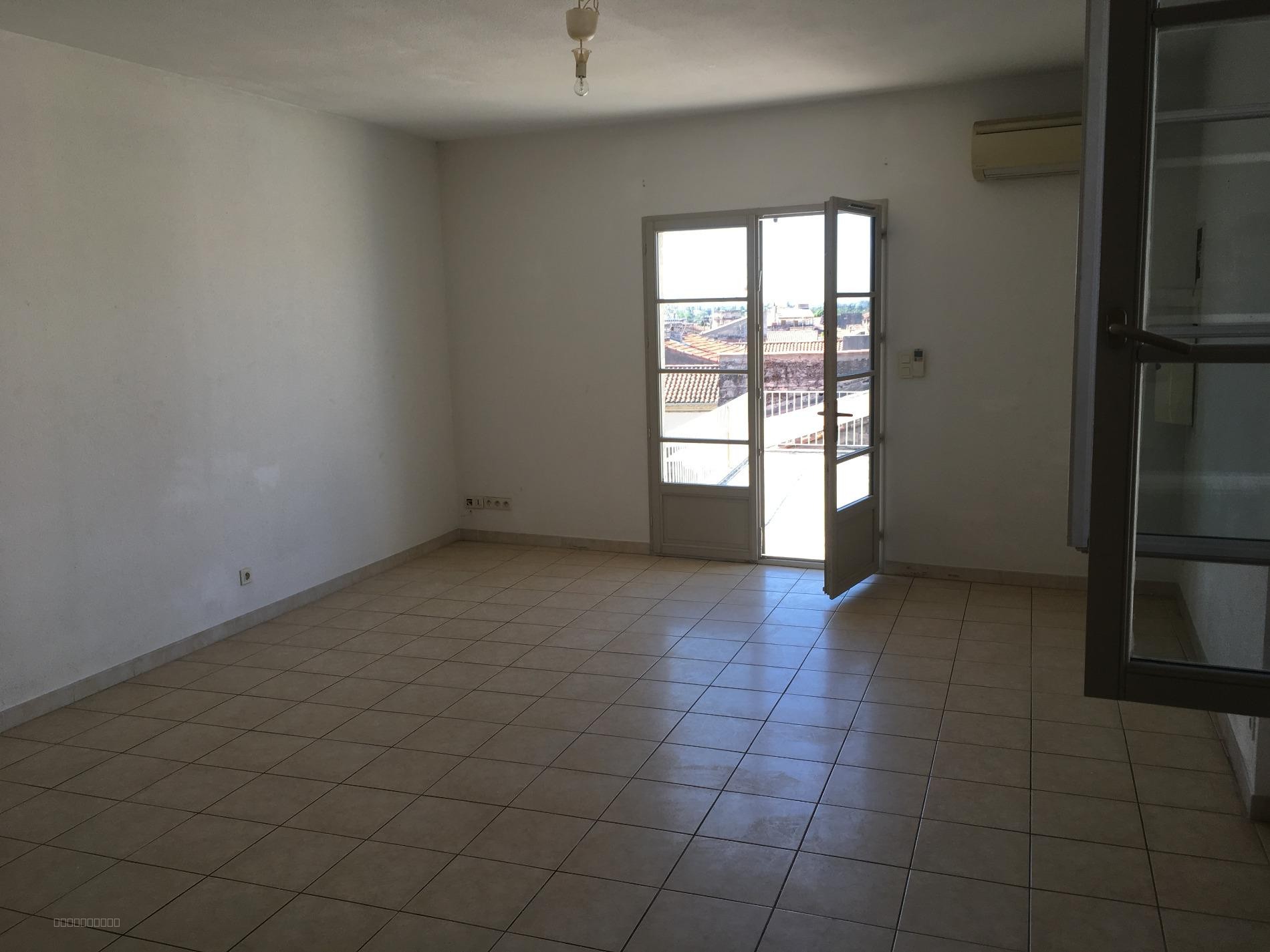 Triplex 92m2 centre de Beaucaire — photo 4