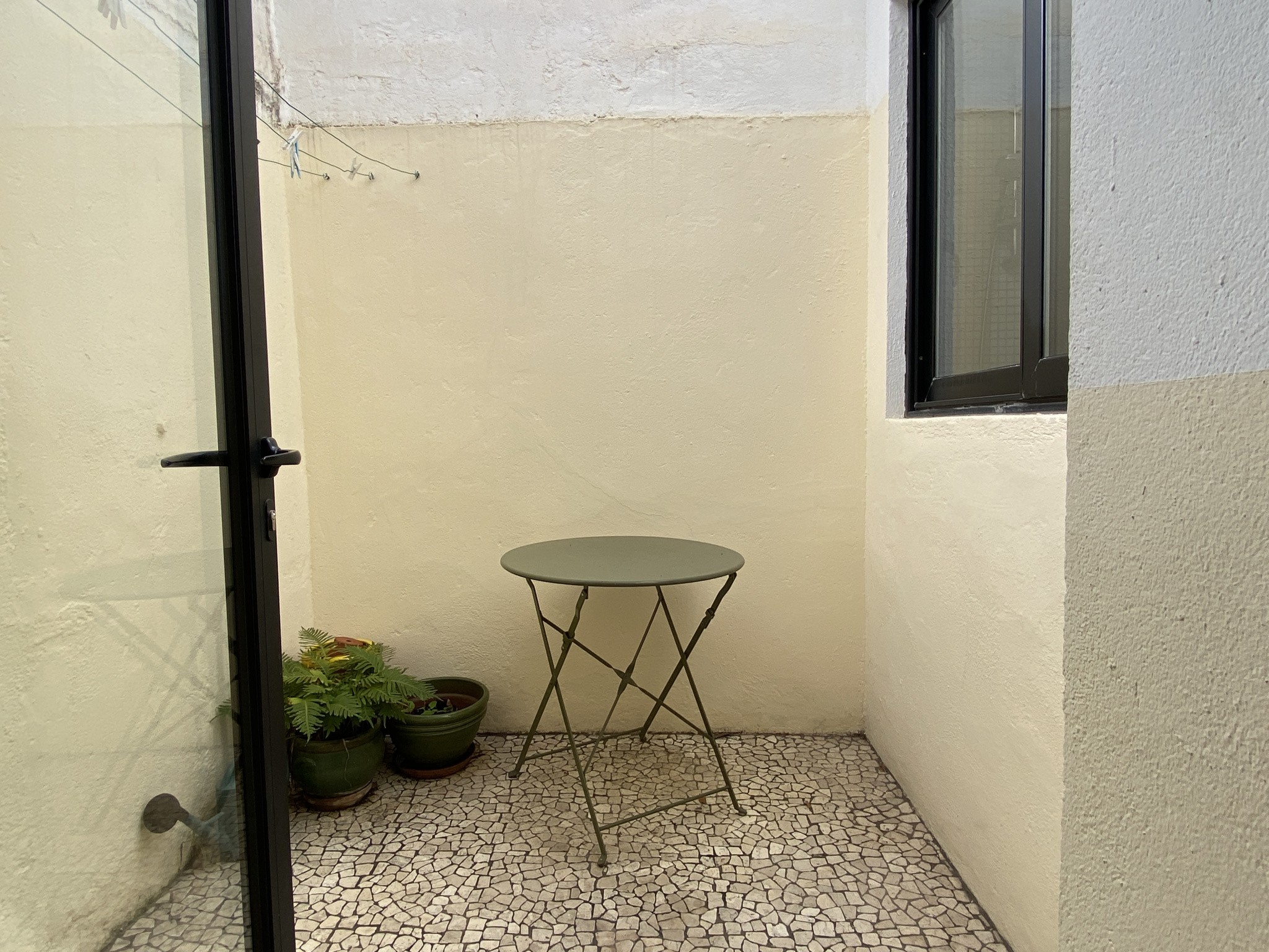 UNE MAISON D'ARTISTE, EN VILLE, A PERPIGNAN CENTRE — photo 4