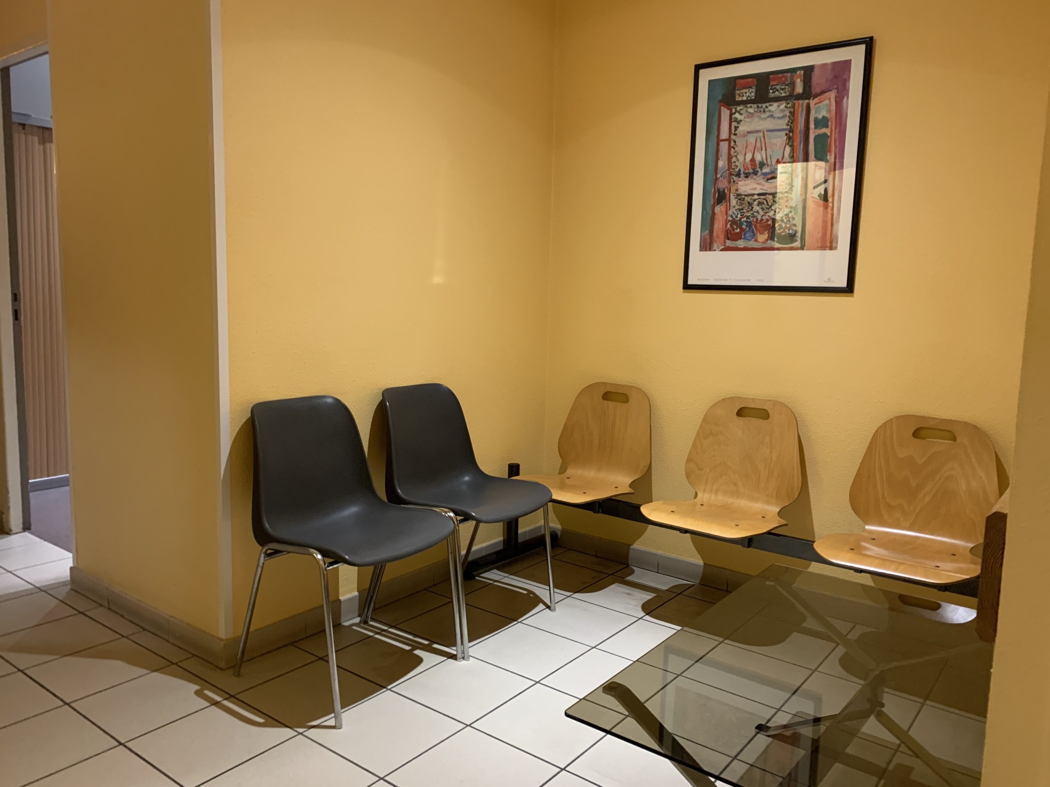 UN LOCAL EN RDC AVEC VITRINE ET PARKING, A PERPIGNAN — photo 5