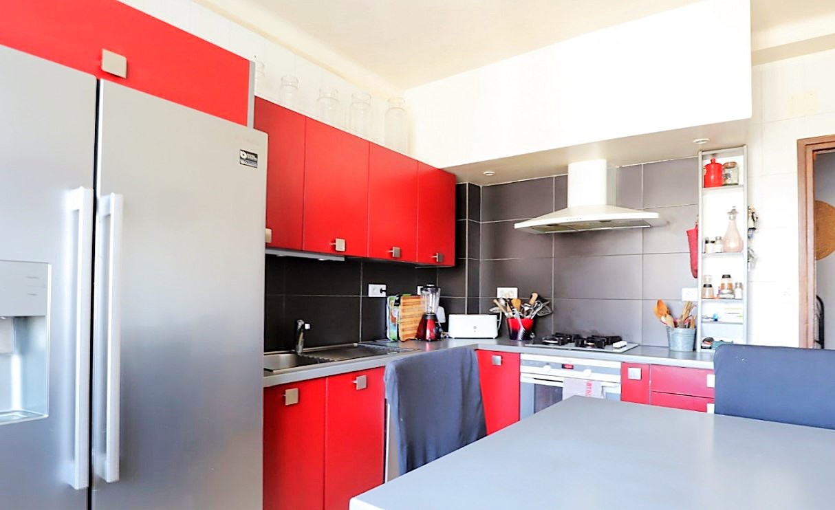 UNE MAISON DE VILLE AVEC JARDIN ET GARAGE, 178M2 SH, A PERPIGNAN, QUARTIER UNIVERSITES — photo 9