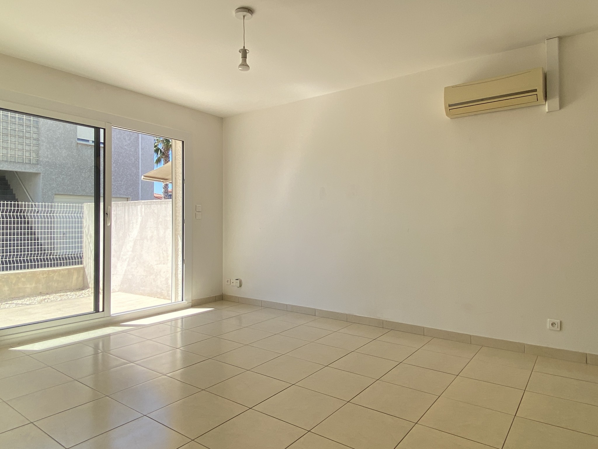 UN APPARTEMENT AU DERNIER ETAGE, AVEC GARAGE, A PERPIGNAN SUD — photo 8