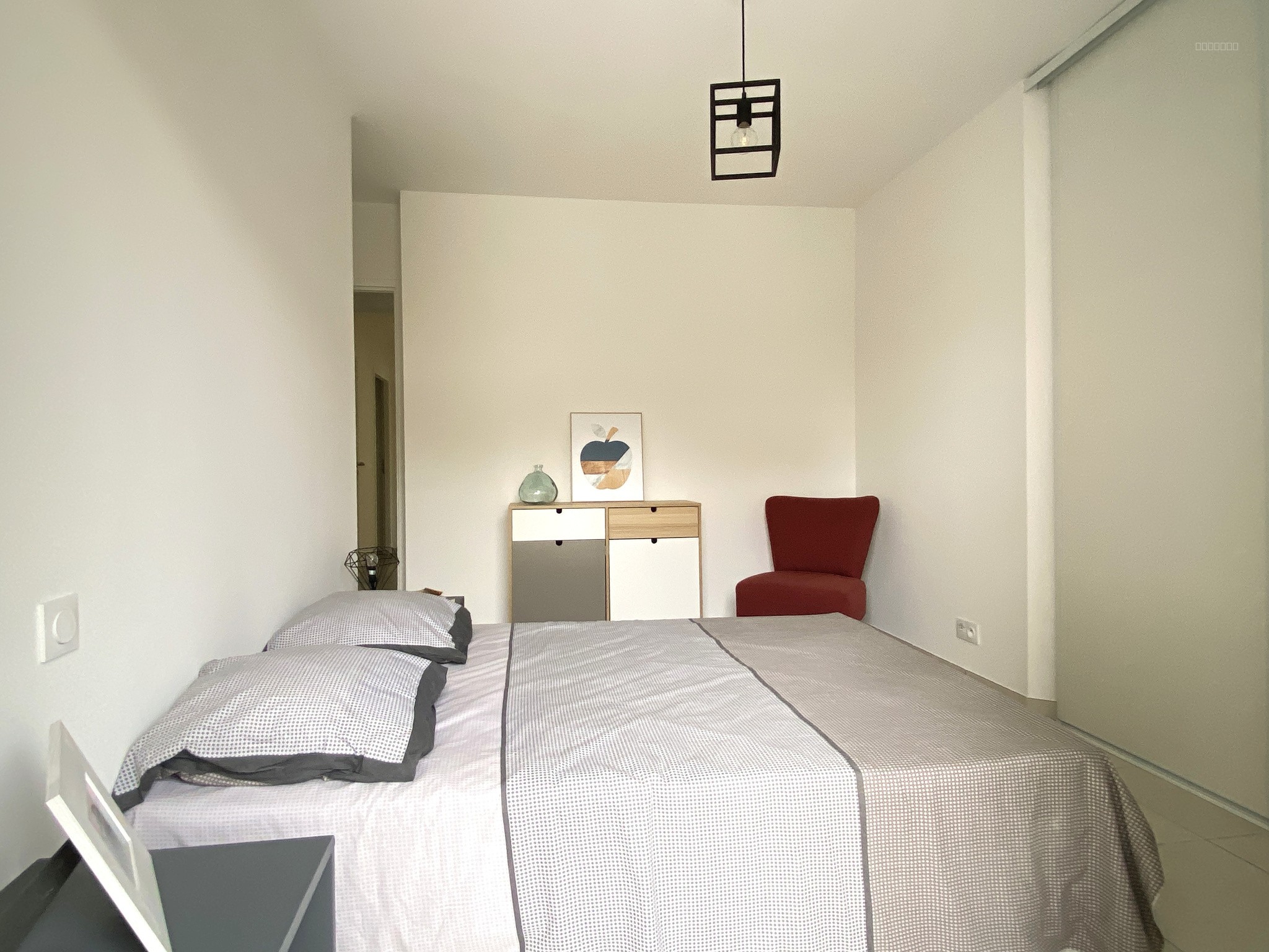 UN APPARTEMENT DE STANDING T4 AVEC TERRASSE ET PARKING, A PERPIGNAN CENTRE — photo 9