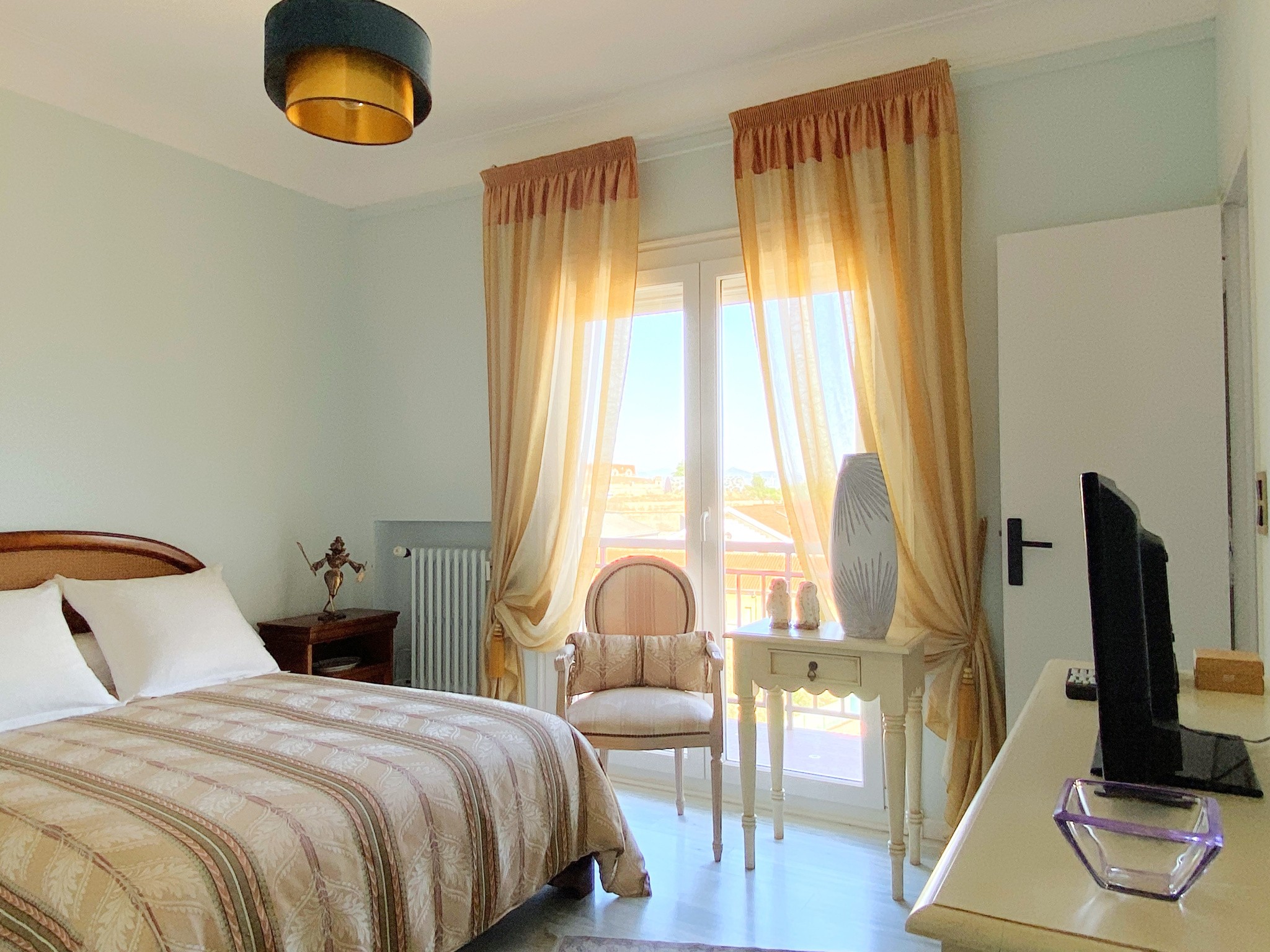 UN APPARTEMENT AU DERNIER ETAGE DE 130M2 SH, A PERPIGNAN CENTRE — photo 13