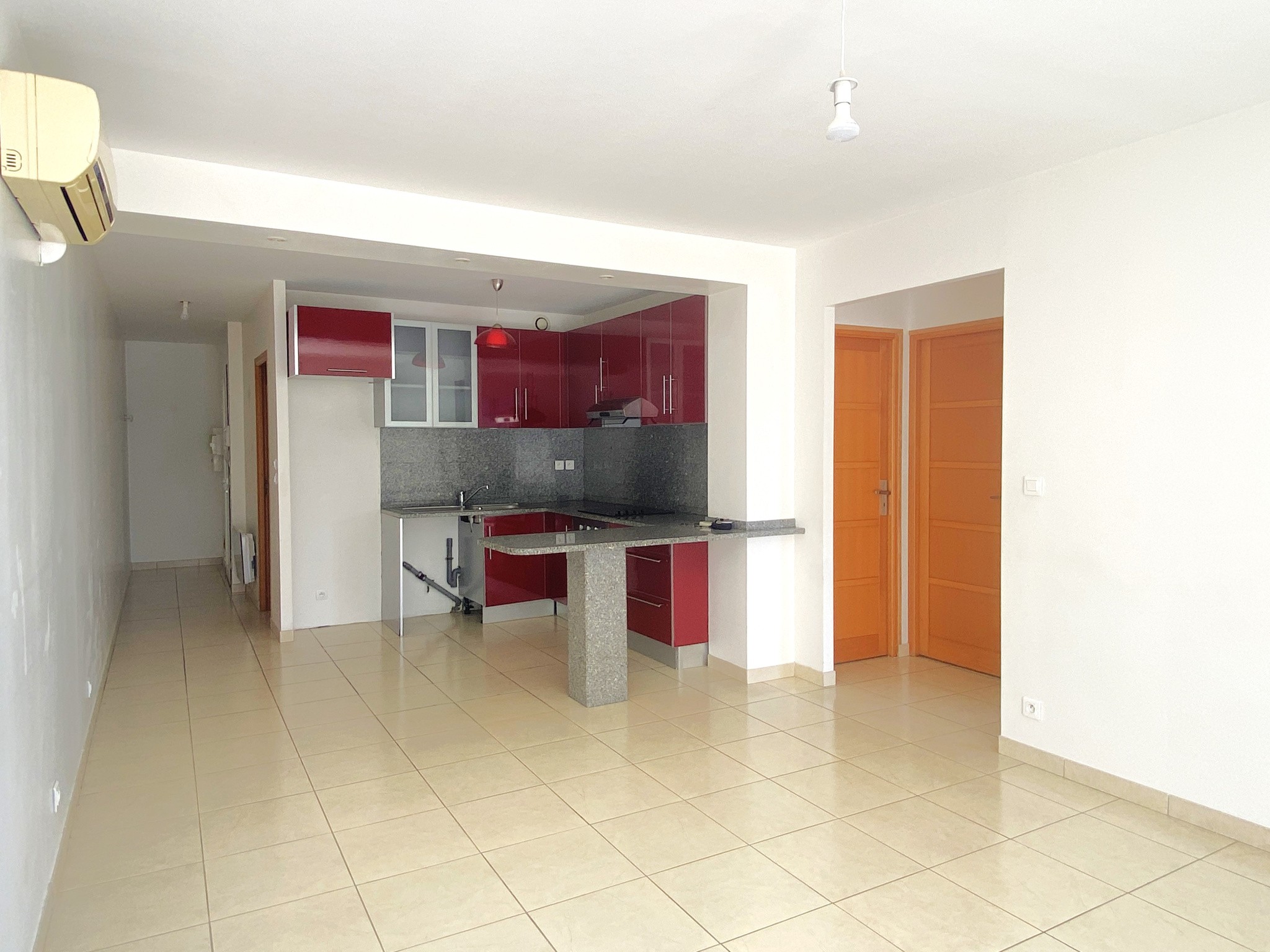 UN APPARTEMENT AU DERNIER ETAGE, AVEC GARAGE, A PERPIGNAN SUD — photo 5