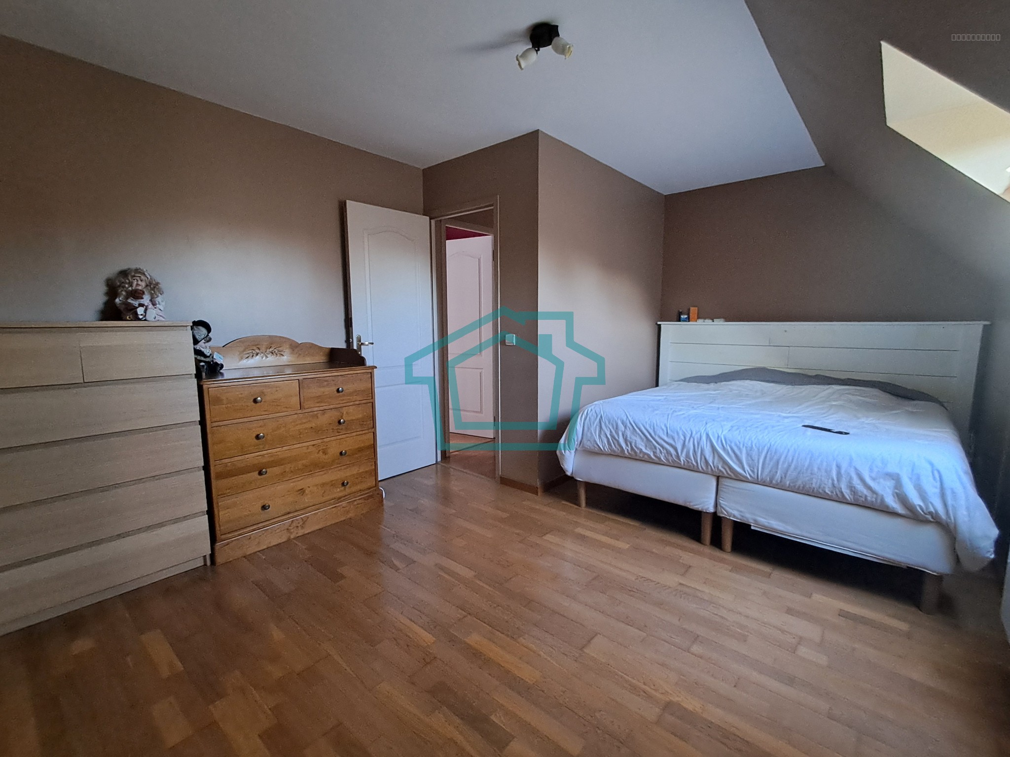 Maison 6 pièces 120 m2, élevée sur 972 m2 de terrain (78910) — photo 9