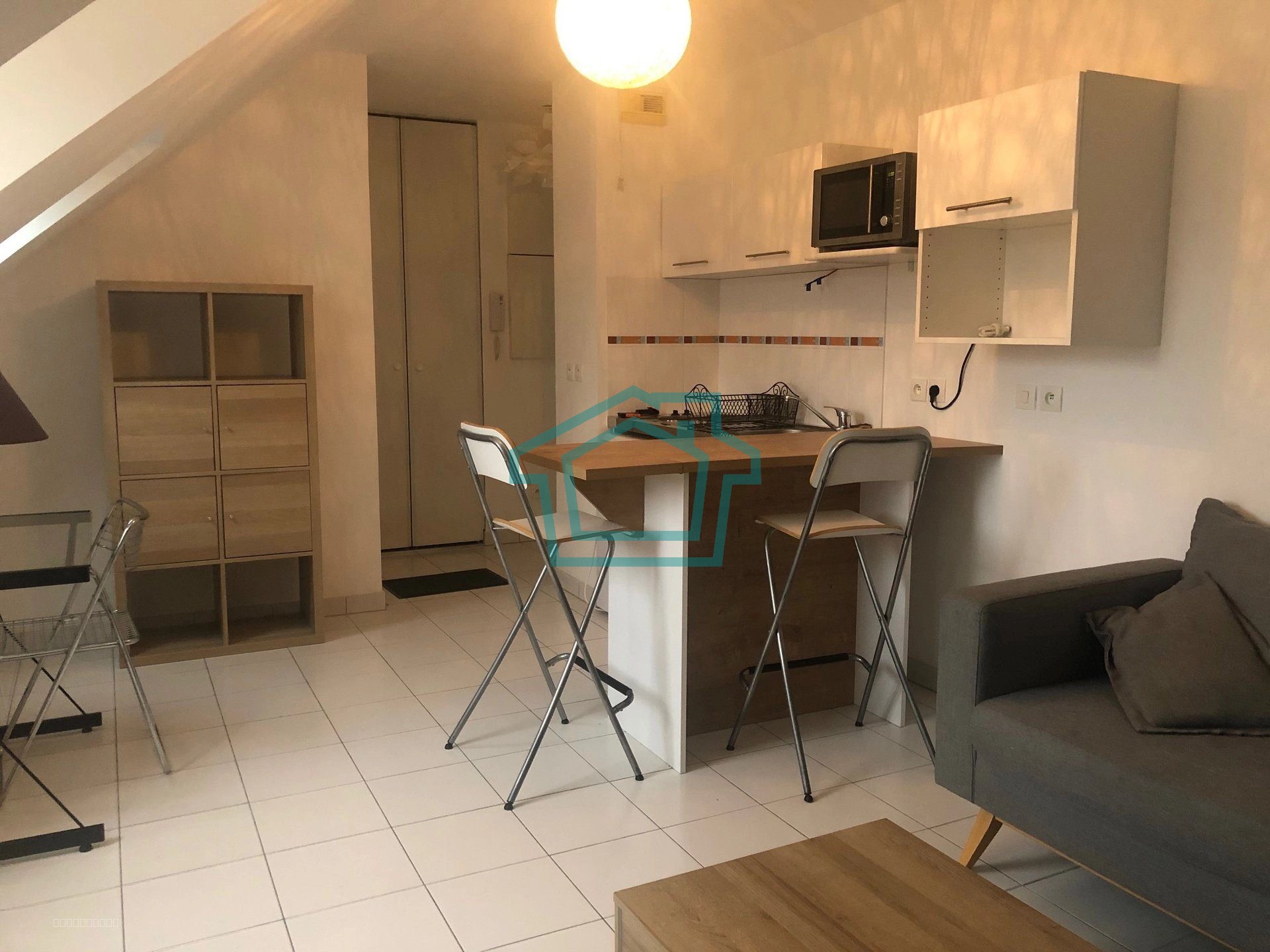 F2 en duplex meublé - La Queue Les Yvelines 78940 — photo 2