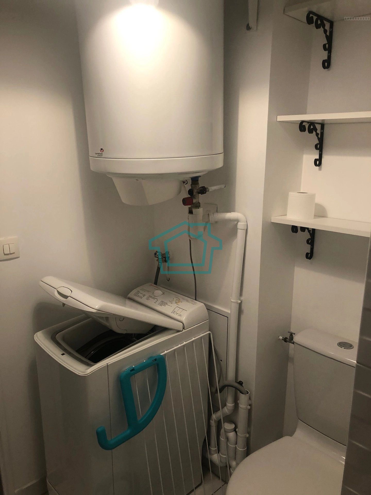 F2 en duplex meublé - La Queue Les Yvelines 78940 — photo 7