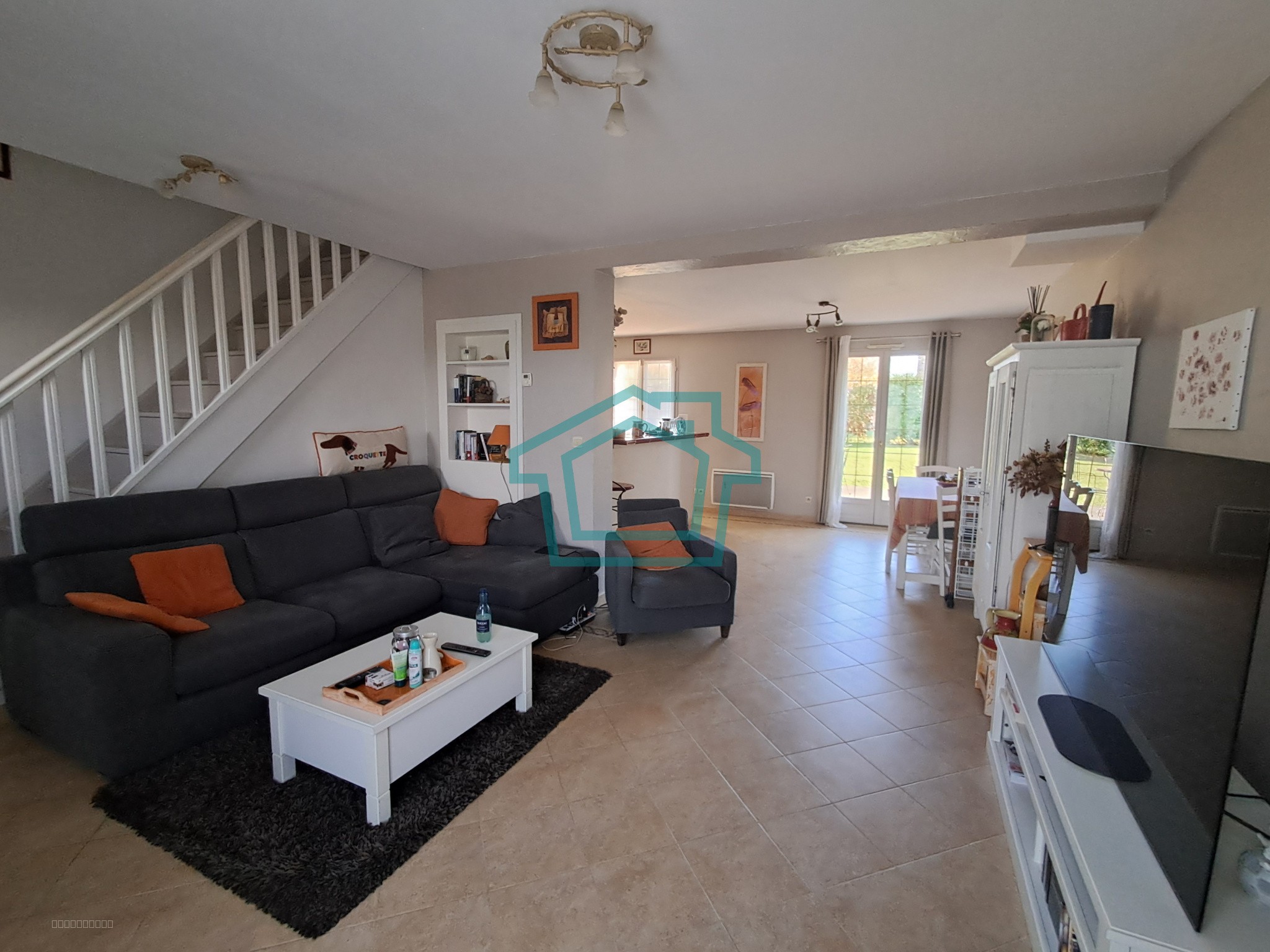 Maison 6 pièces 120 m2, élevée sur 972 m2 de terrain (78910) — photo 2