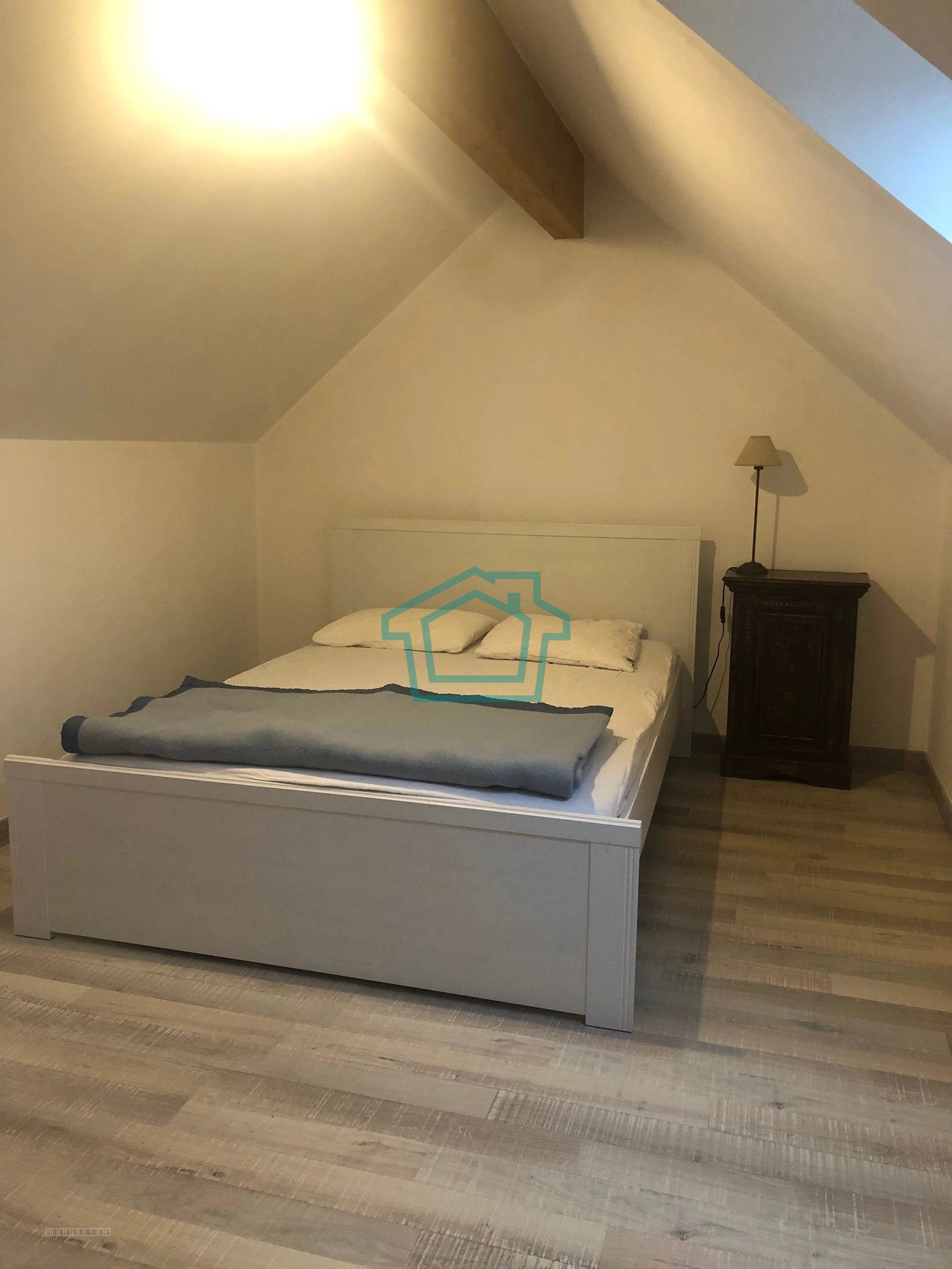 F2 en duplex meublé - La Queue Les Yvelines 78940 — photo 8